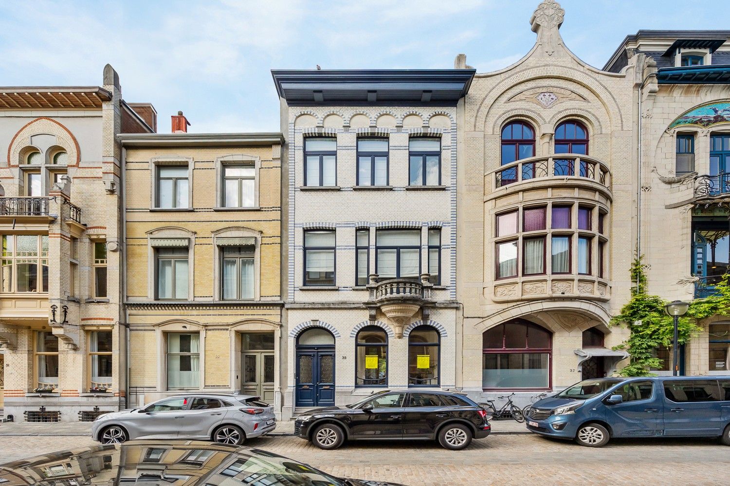 Eclectische herenhuis van ±325m² met mogelijks 5 slaapkamers en een tuin van liefst ±115m² te Zurenborg! foto 3