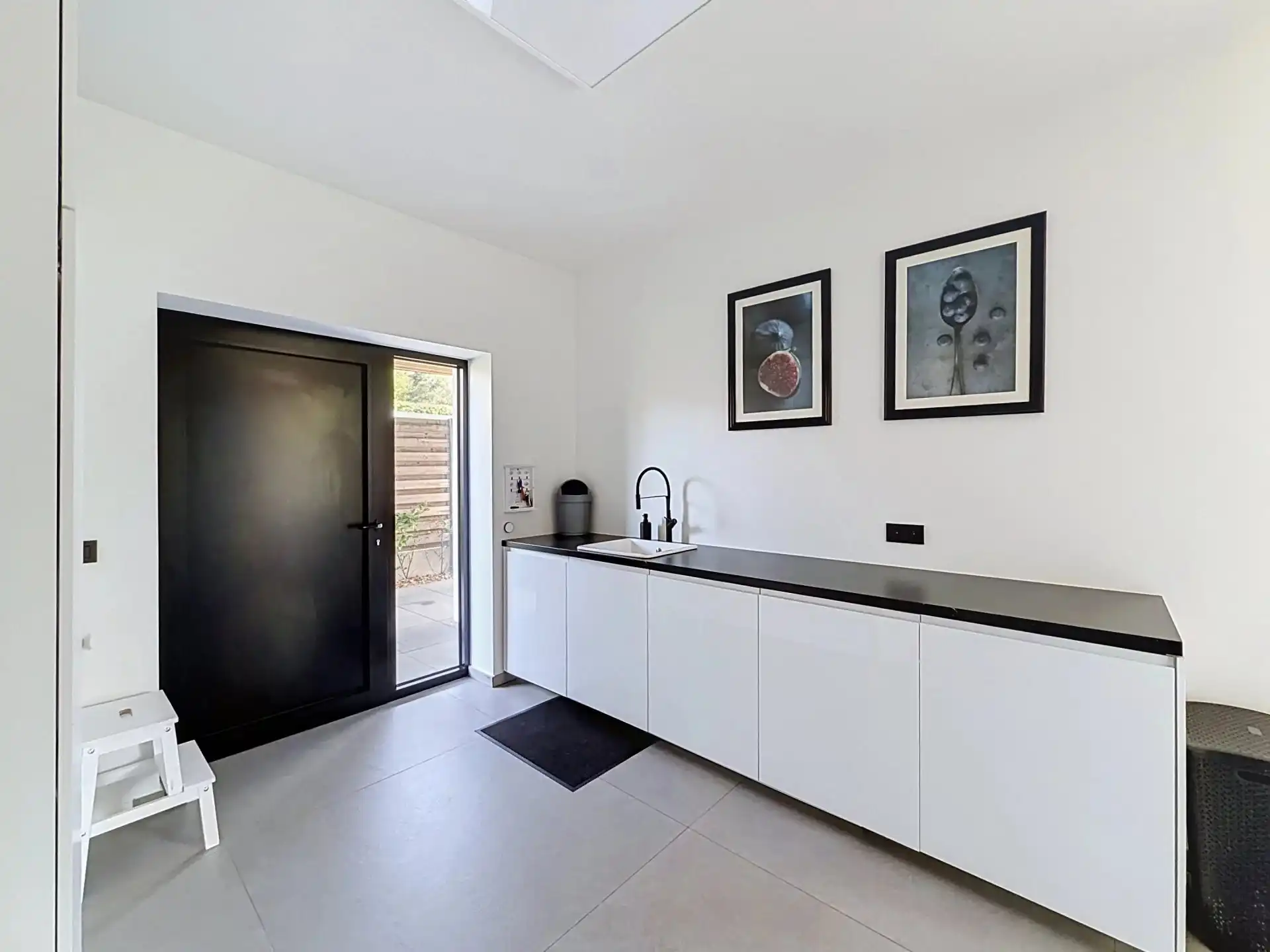 Zeer ruime villa voorzien van alle luxe met 3, mogelijk 5 slaapkamers en 2 badkamers foto 23
