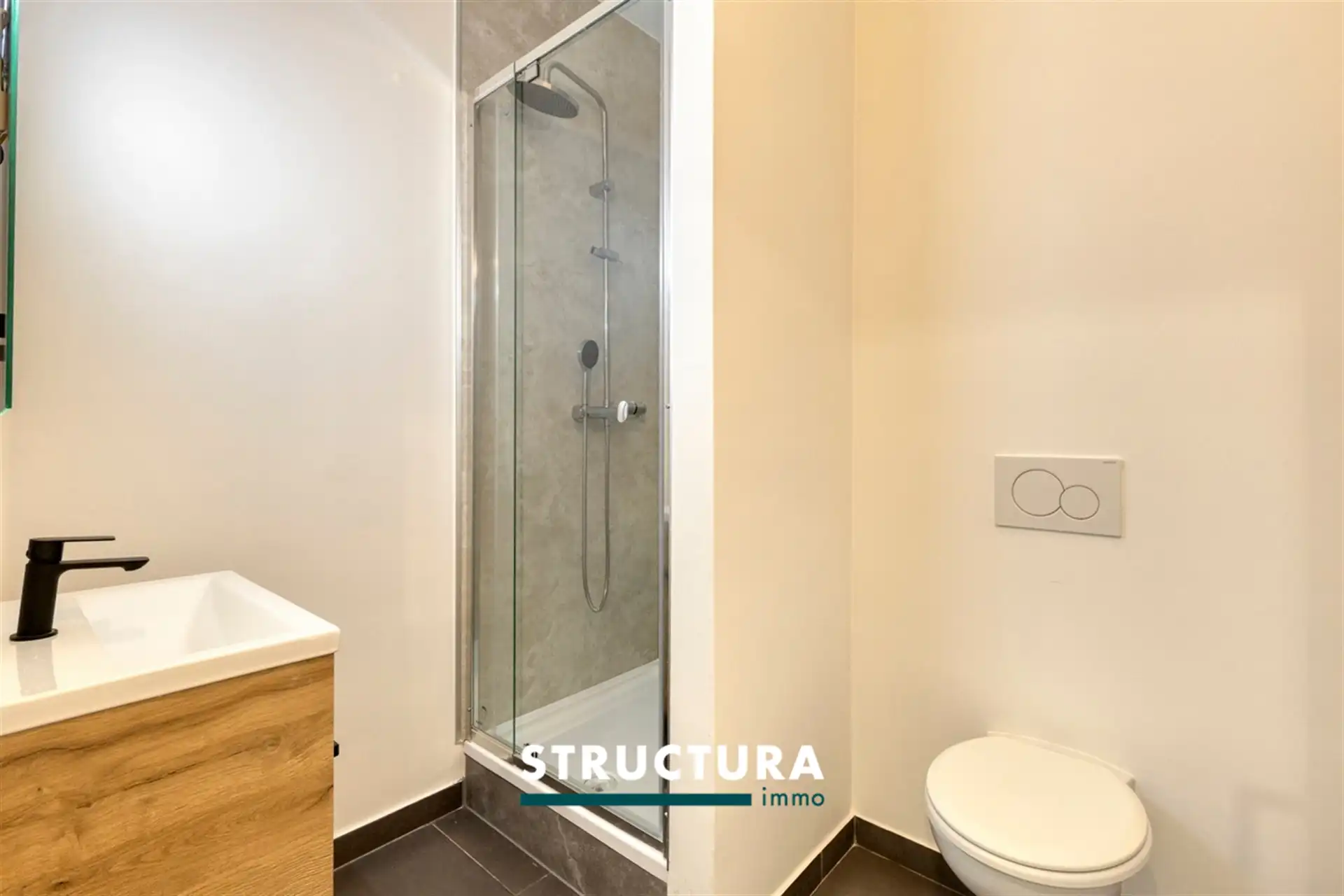 Gerenoveerd appartement met tuin op centrale ligging foto 9