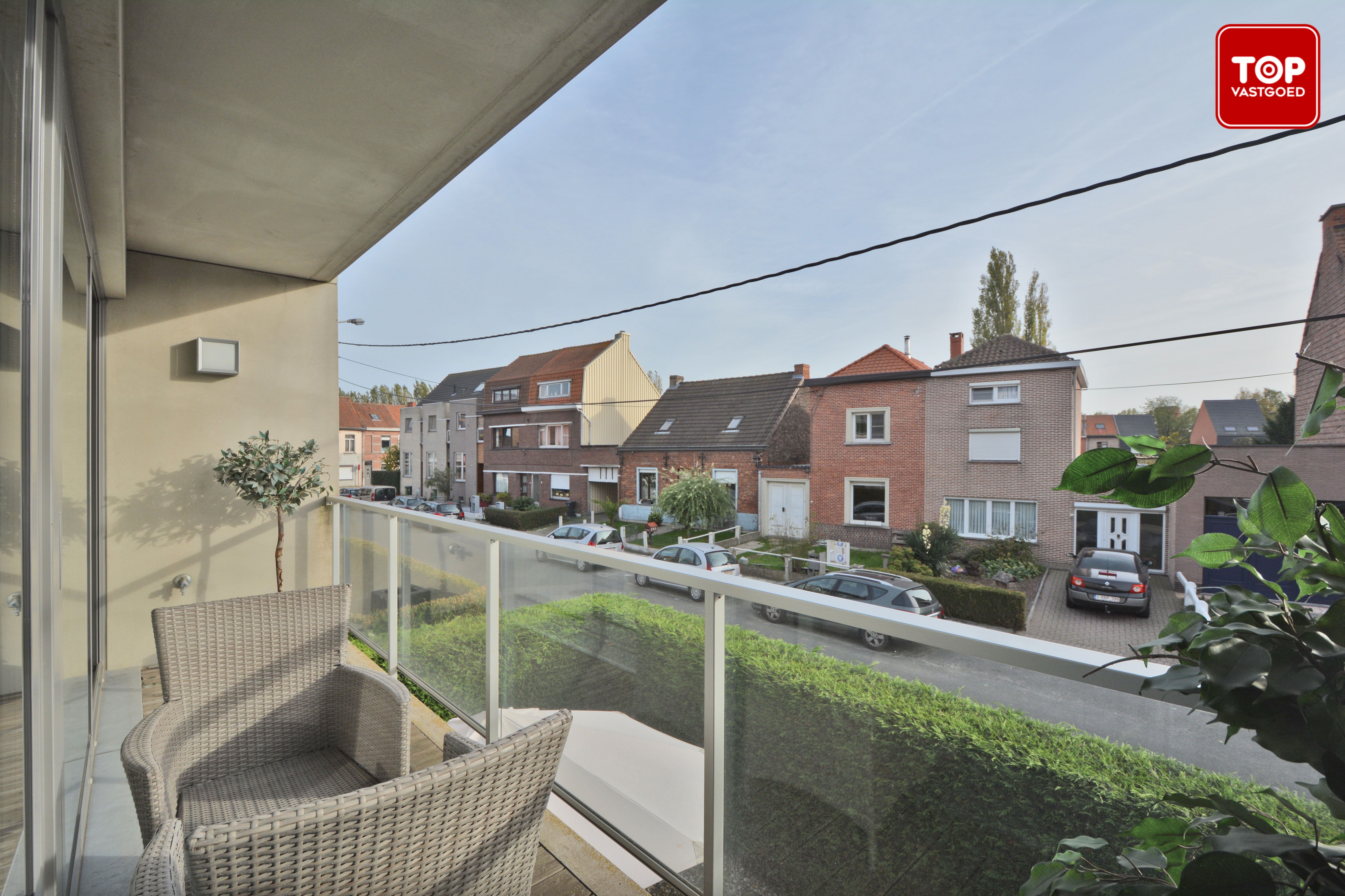 Instapklaar 2-slaapkamer appartement te Wondelgem. foto 9