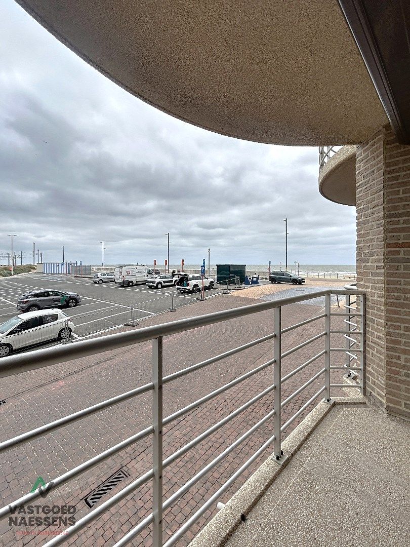 INSTAPKLARE STUDIO MET VEEL LICHTINVAL EN ZICHT OP ZEE foto 2