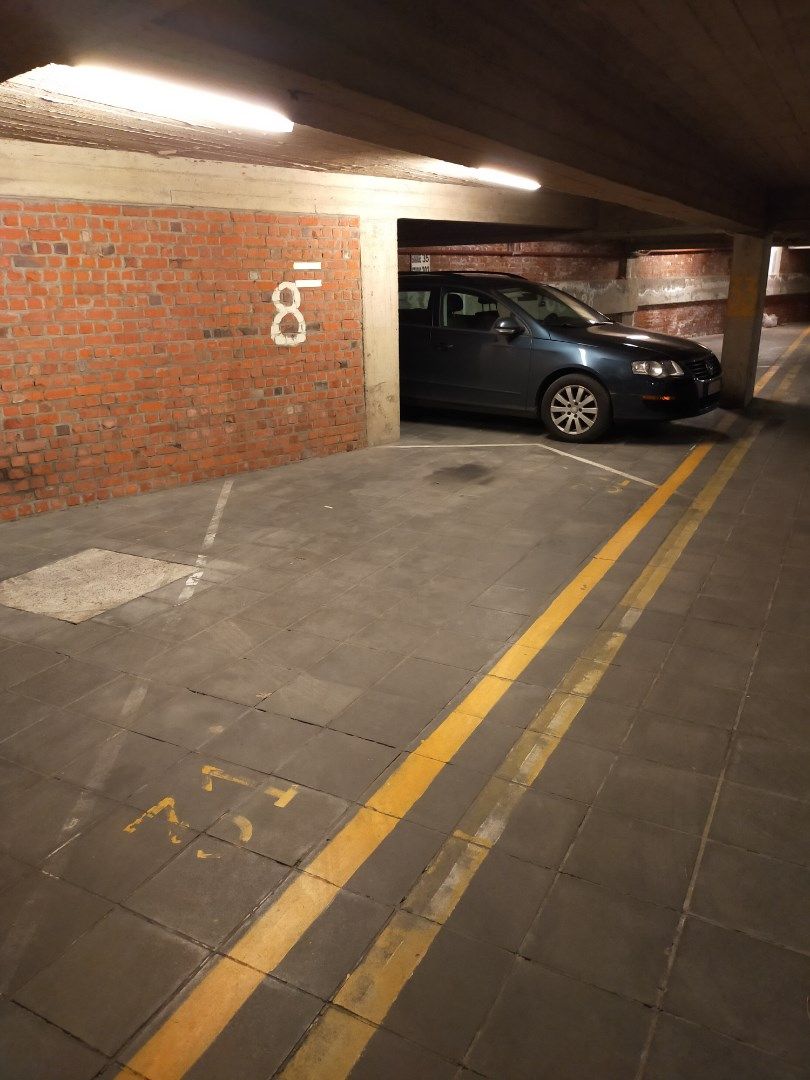 Centraal gelegen, overdekte standplaats  foto 3