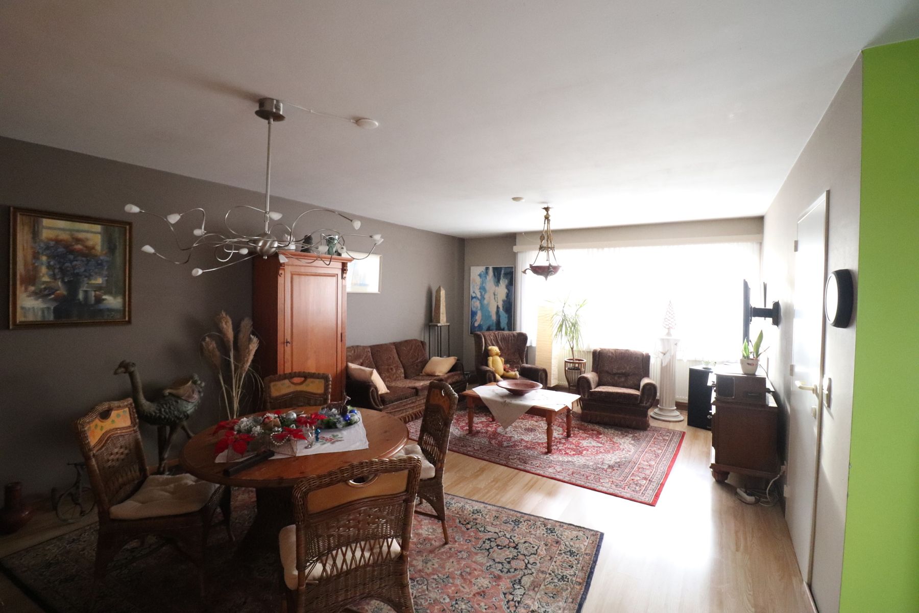 Een recent appartement op de eerste verdieping met ruim terras en garageplaats. foto 3