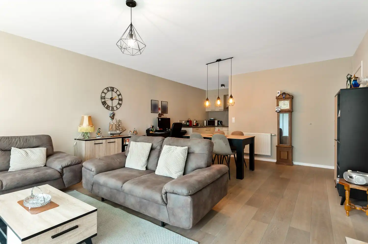 Tweeslaapkamer appartement met ruim terras en dubbele staanplaats! foto 5
