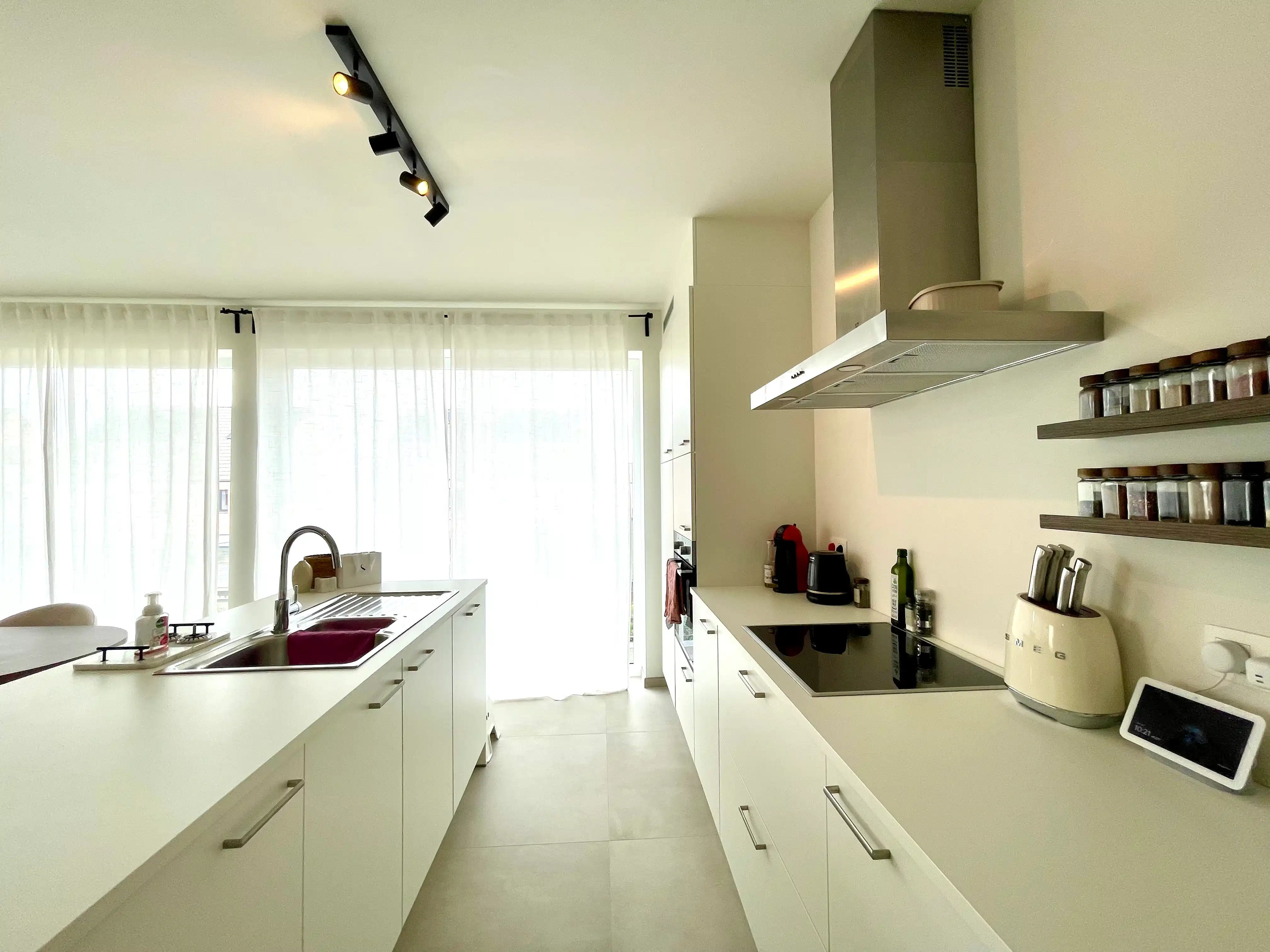 Nieuwbouwappartement met 1 slaapkamer, ruim terras en garage foto 13
