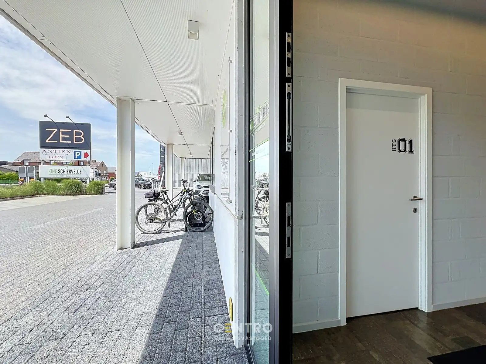 INSTAPKARE praktijkruimte met gemeenschappelijke faciliteiten (receptie, wachtzaal, parking,...) voor medisch of paramedisch beroep ! foto 2