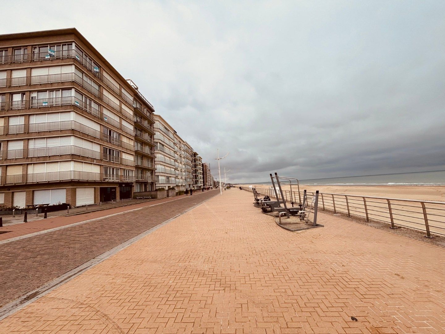 Gezellig hoekappartement op de Zeedijk met 180° panoramisch zicht  foto {{pictureIndex}}