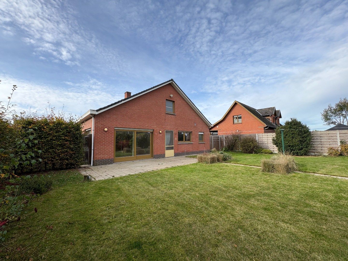 Ruime en goed onderhouden bungalow met zonnige tuin– Elverdinge dorpskern. Opp: 884m². foto 21