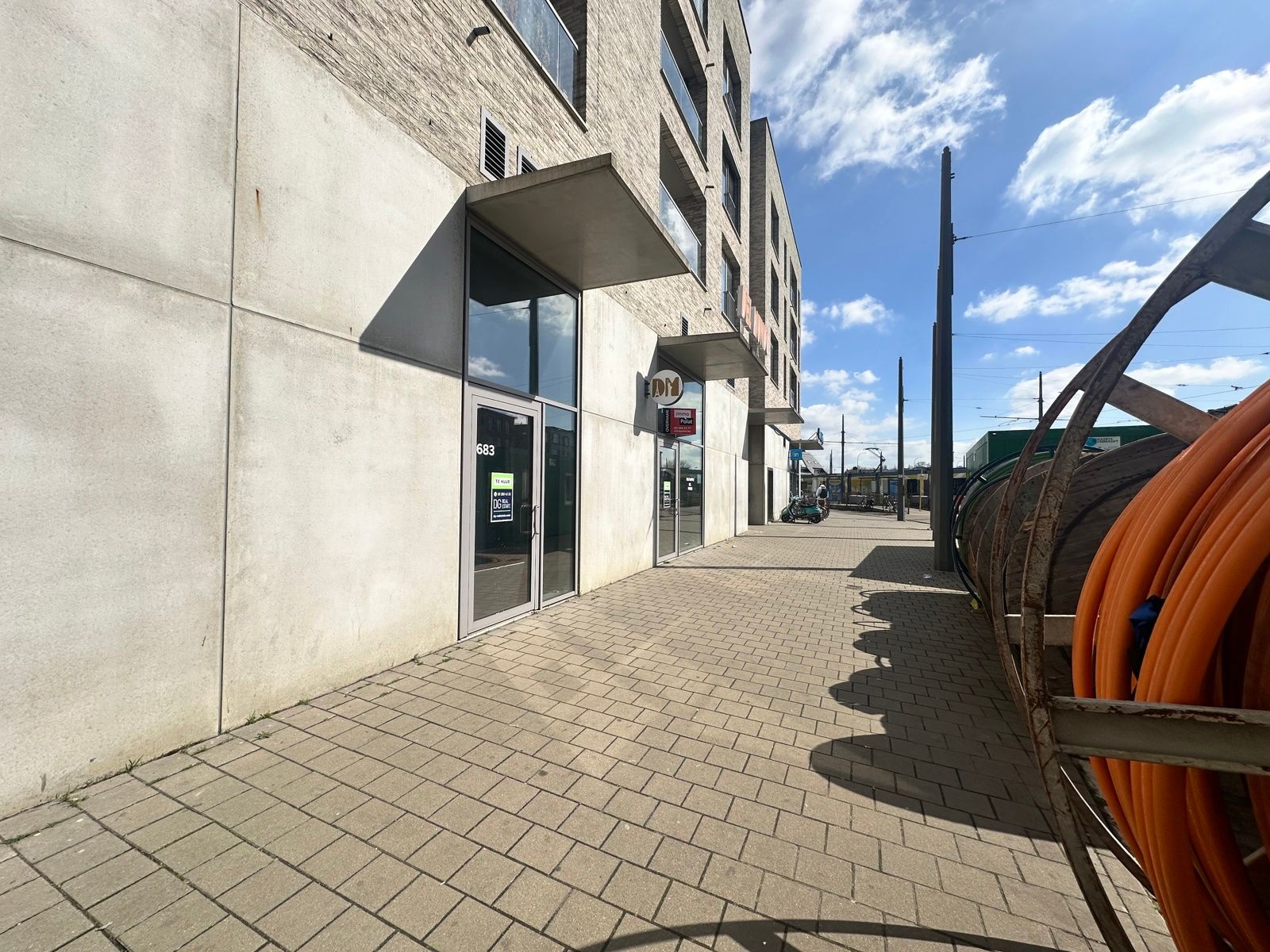 Handelspand naast Albert Heijn in Deurne foto 2