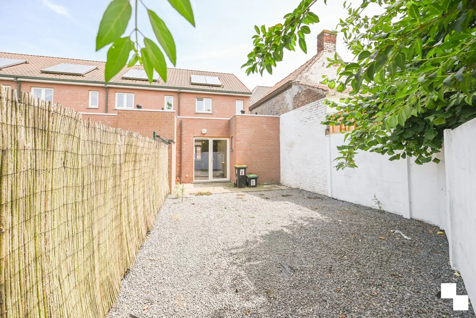 Instapklare woning met twee slaapkamers nabij centrum Izegem foto 11
