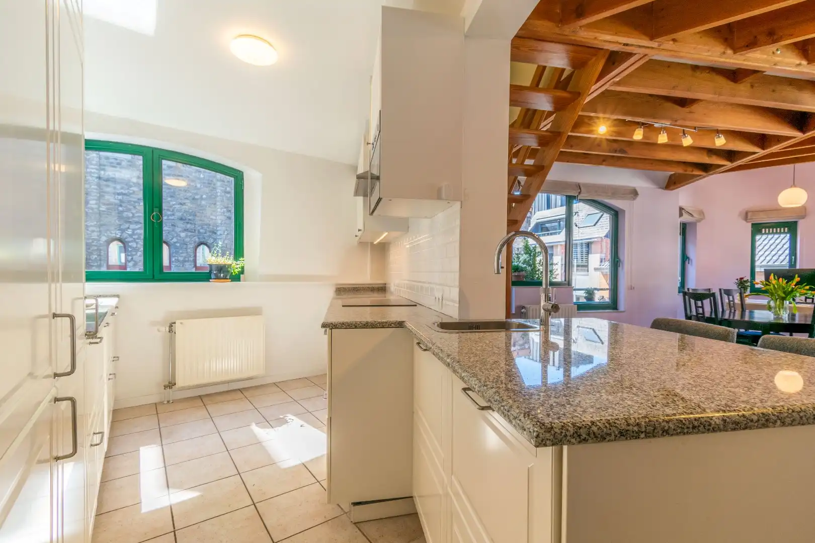 INSTAPKLAAR APP MET 2 SLAAPKAMERS + 2 BADKAMERS! foto 7