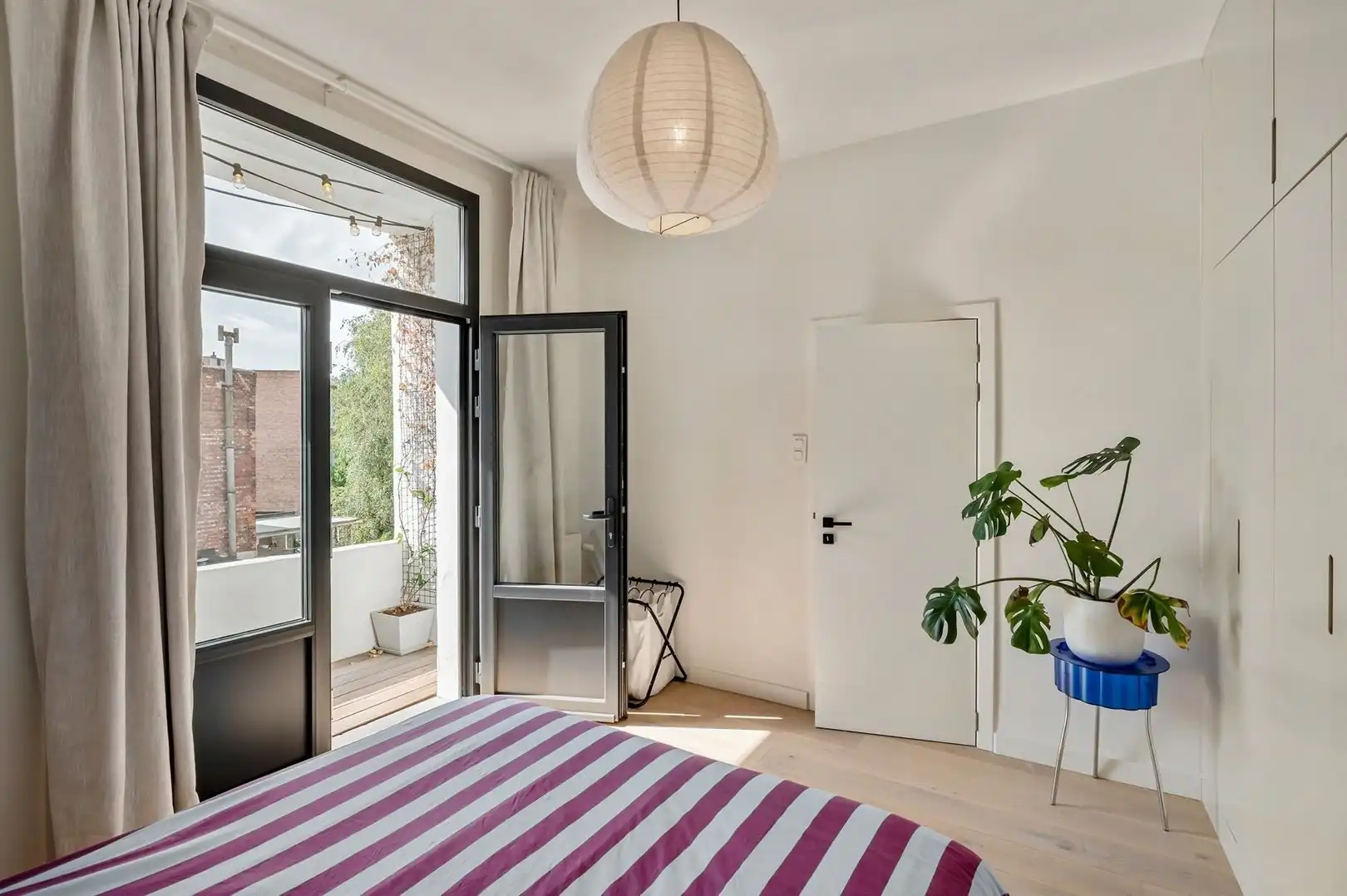 Super tof gerenoveerd appartement met balkon foto 16