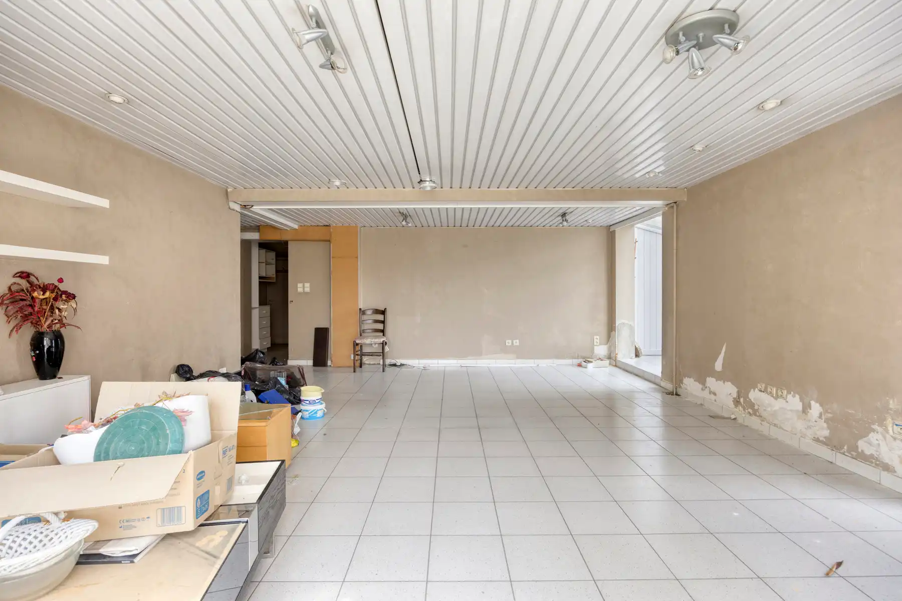 Centraal gelegen handelspand vol potentieel foto 10