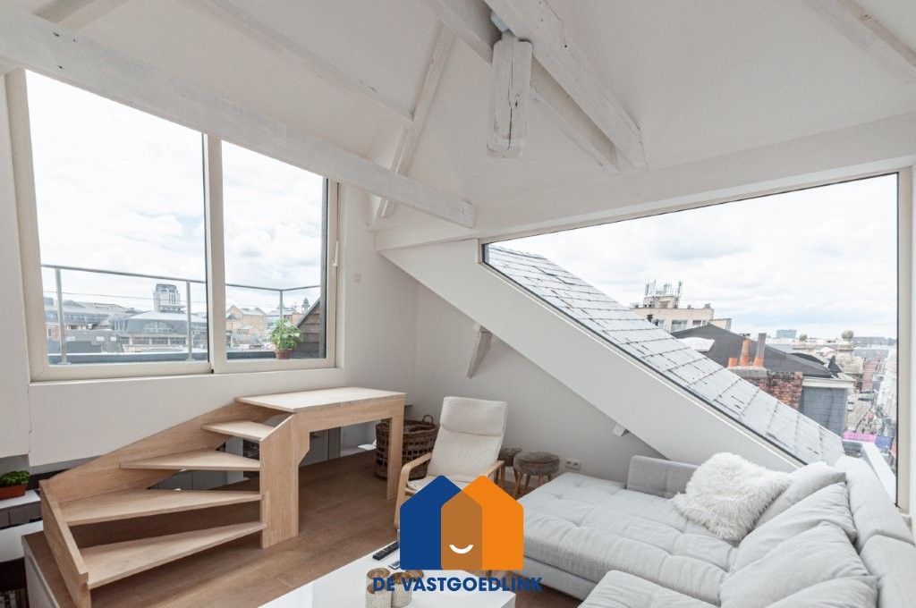 Bemeubelde loft met fenomenaal zicht over Gent foto 2