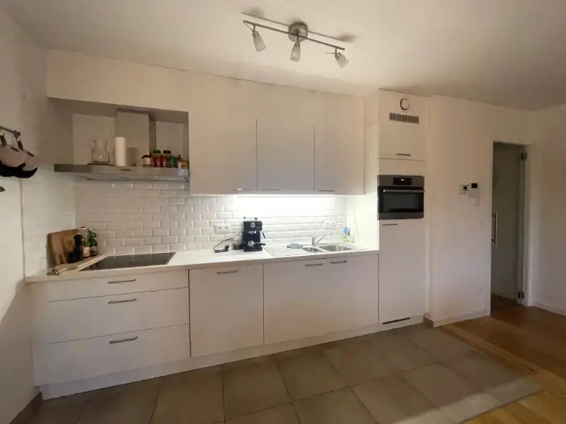 Recent gelijkvloers appartement met tuin en ruim terras foto 6