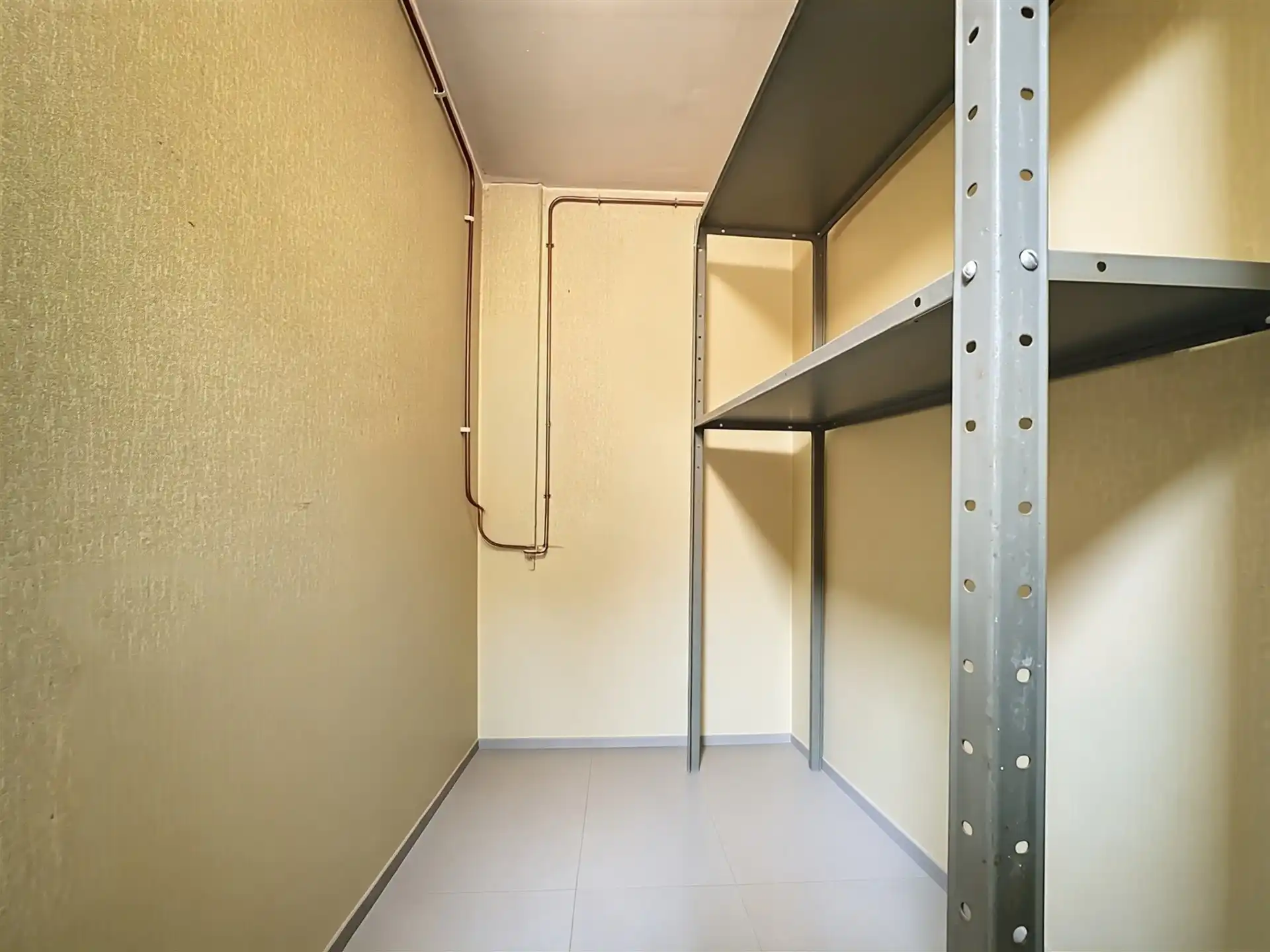 Instapklaar 2 slk- appartement op toplocatie in Sint-Niklaas foto 13