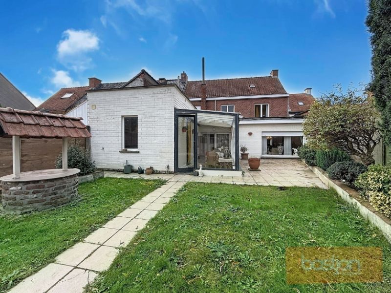 Ruime woning in rustige omgeving te Marke! foto 12