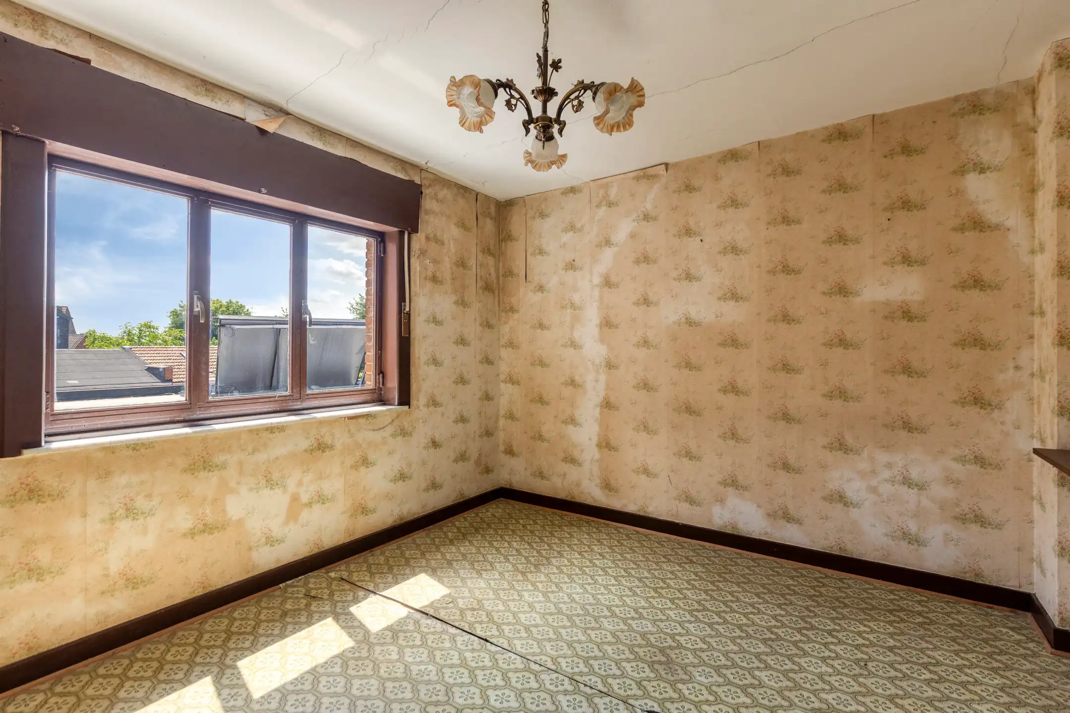 Te renoveren woning met zeer grote tuin op rustige ligging foto 12
