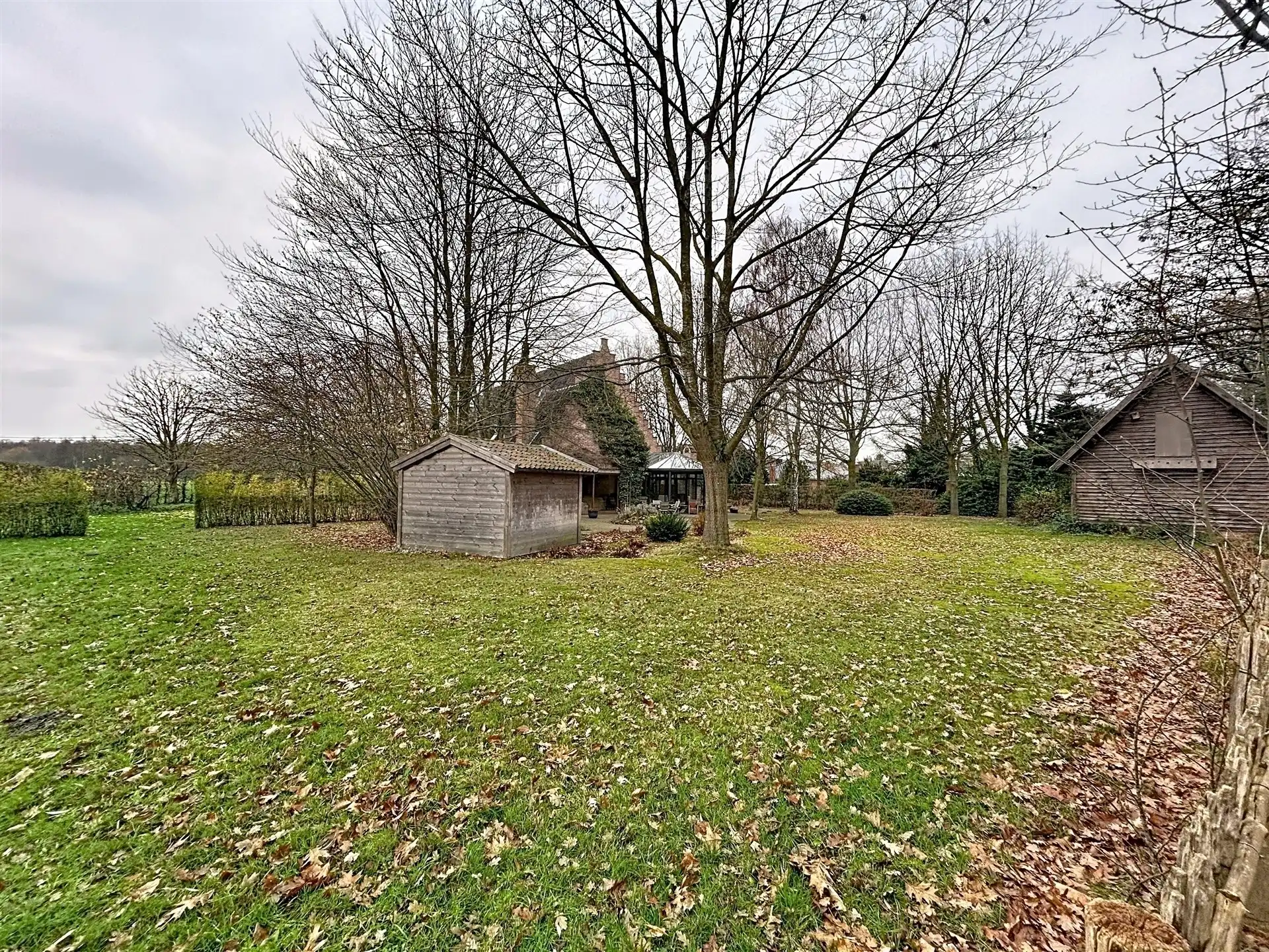 Energiezuinige statige villa met 5 slaapkamers en riant bijgebouw op perceel van 14262m² foto 29
