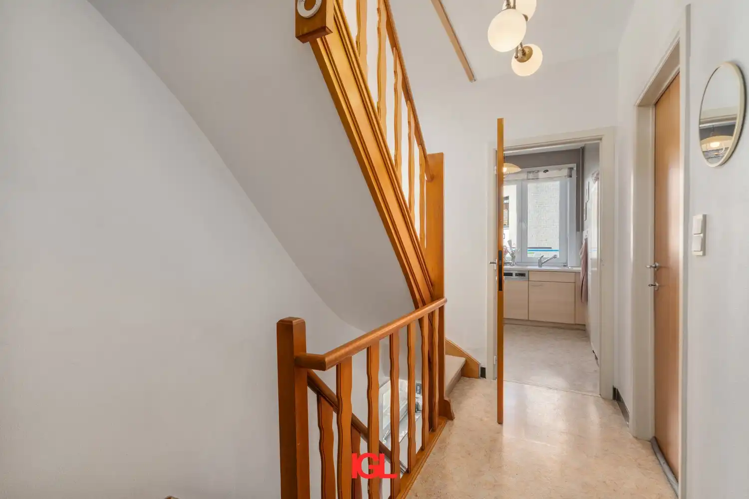 3 gevel woning met 2 slaapkamers, garage en tuin! foto 10