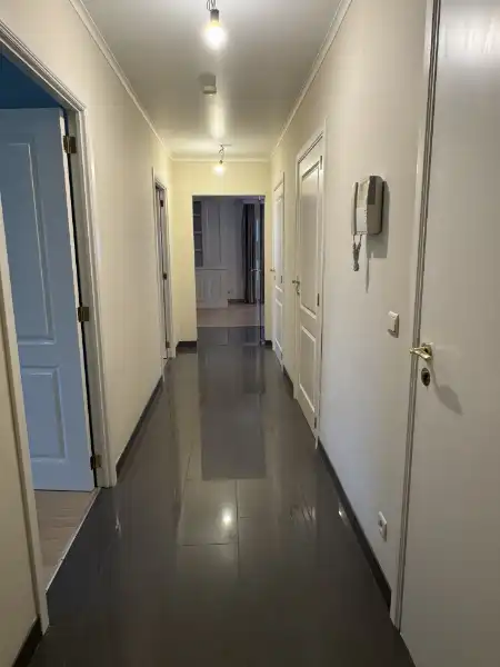Gelijkvloers appartement met 2 slaapkamers foto 2