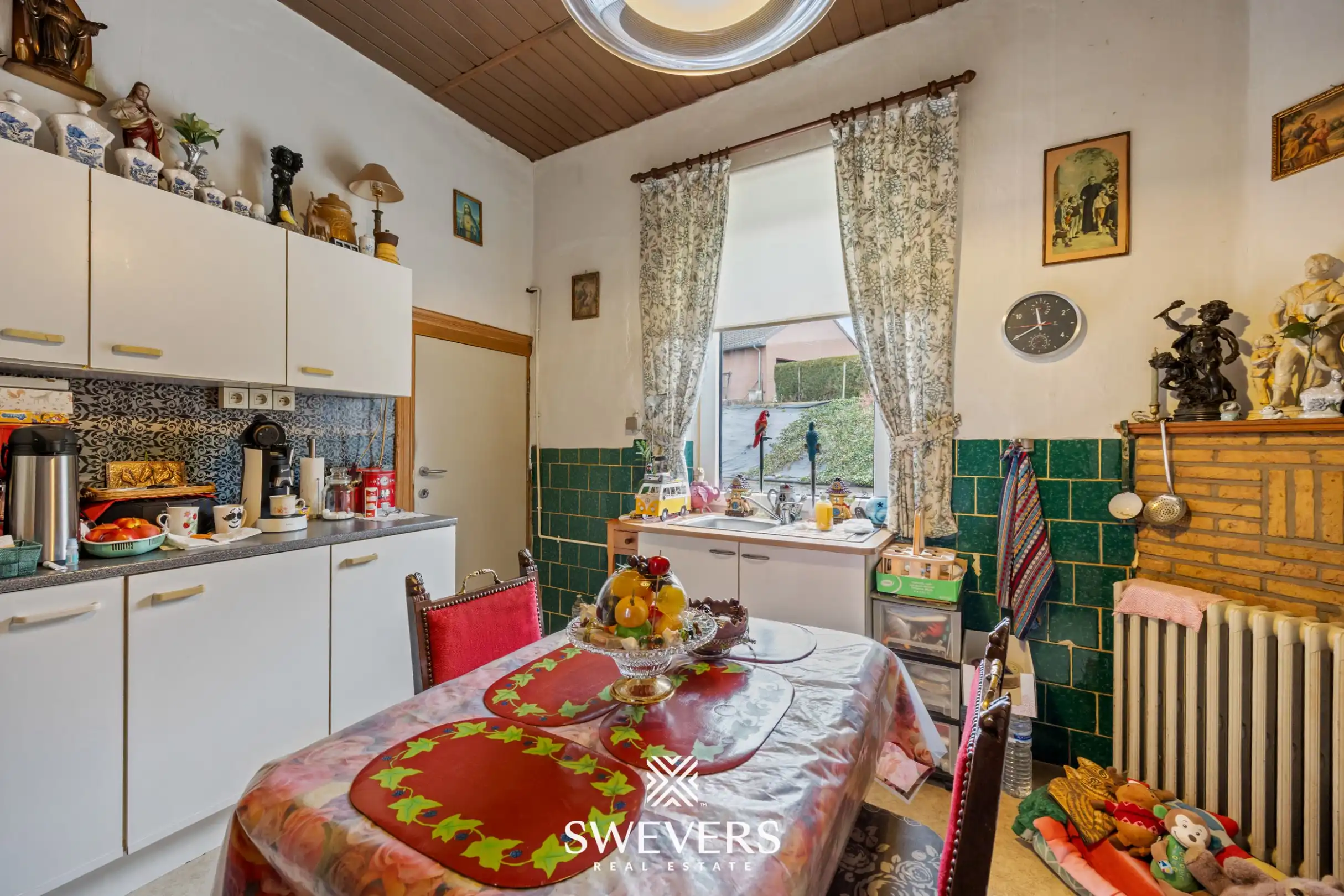 Vrijstaande woning met zeer veel potentieel foto 4