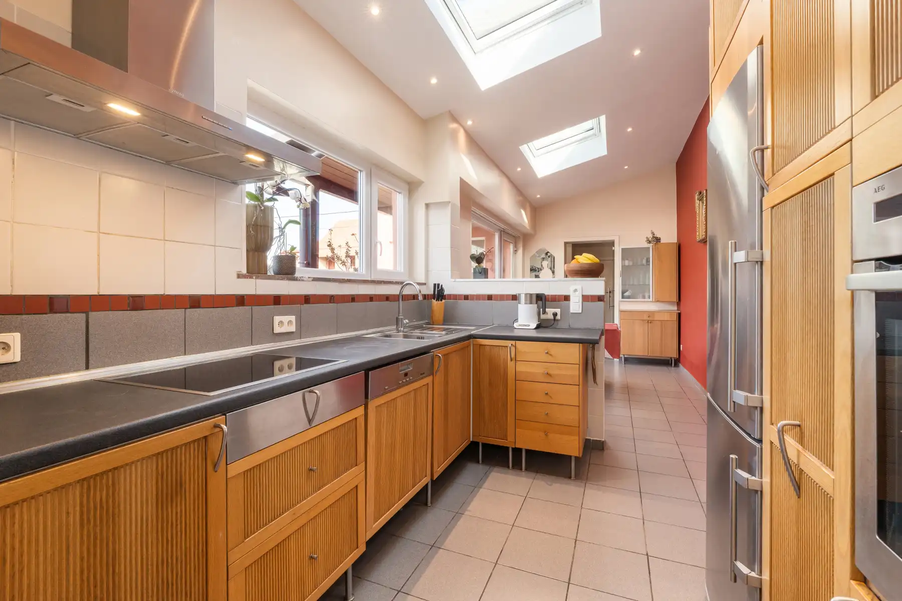 Woning met 4 slaapkamer, 2 badkamers en garage/atelier foto 9