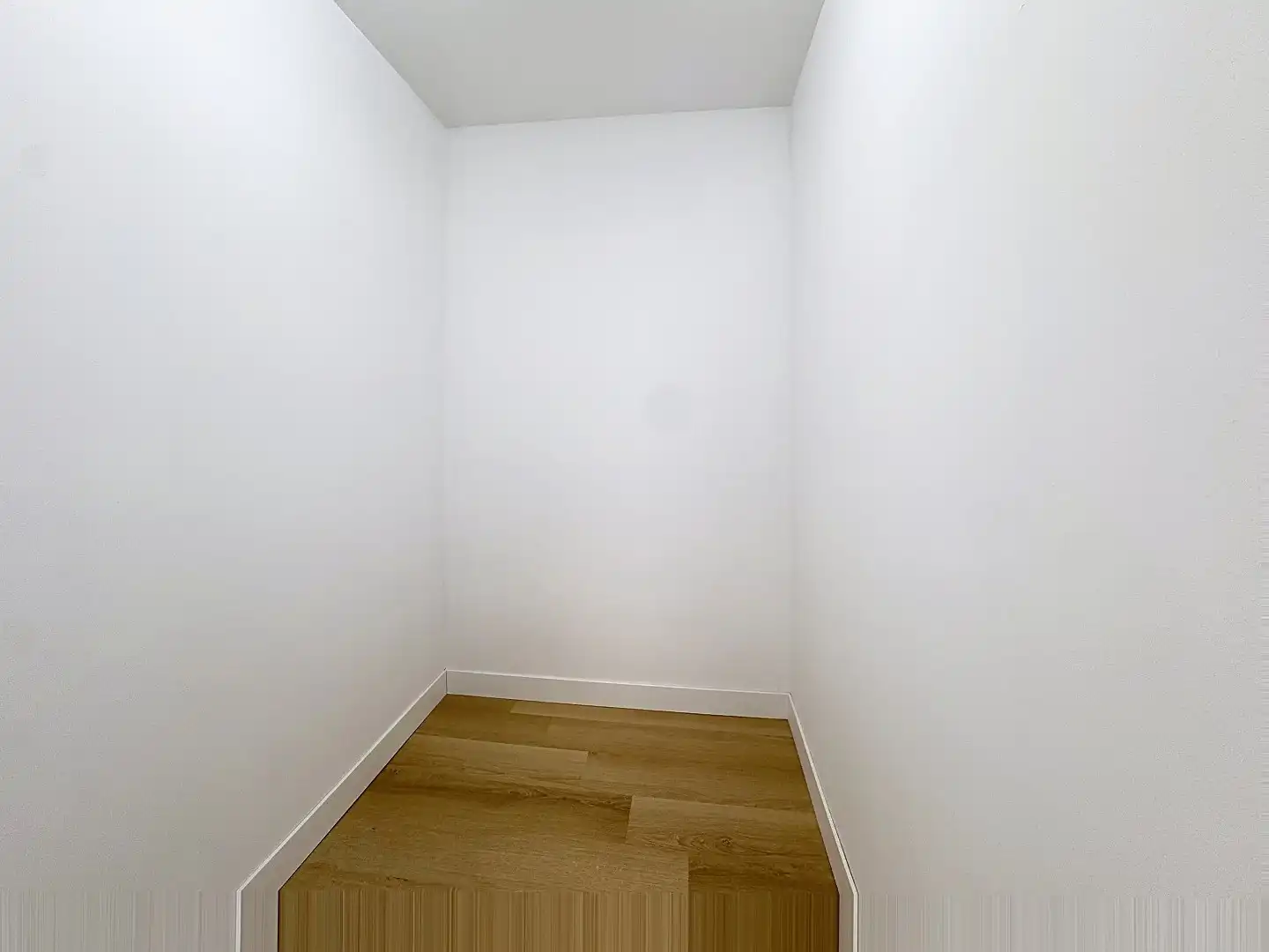 Instapklare woning met 3 slaapkamers, tuin en 2 privatieve parkeerplaatsen foto 14