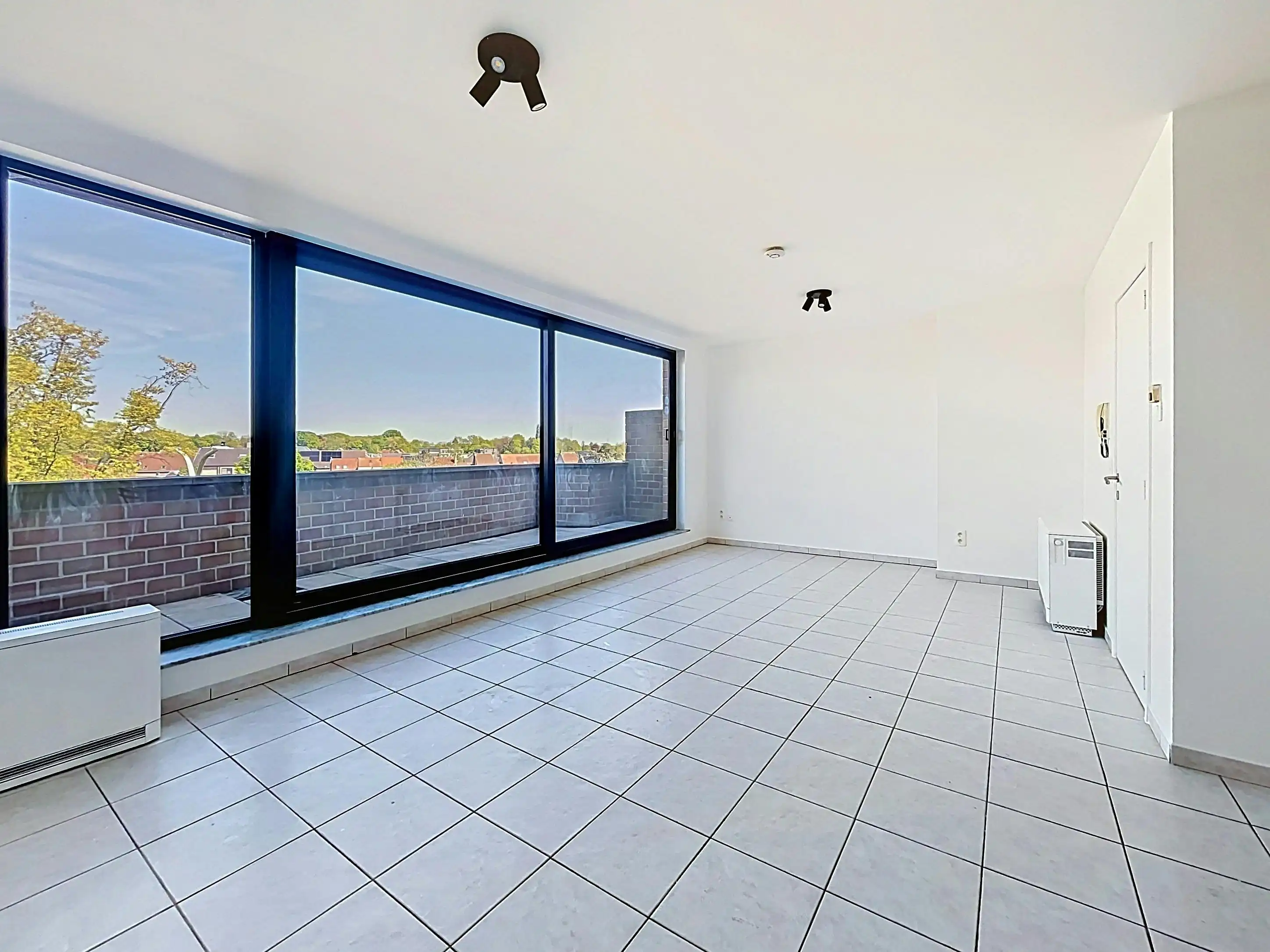 Appartement met 2 slaapkamers aan het station van Eeklo foto 6