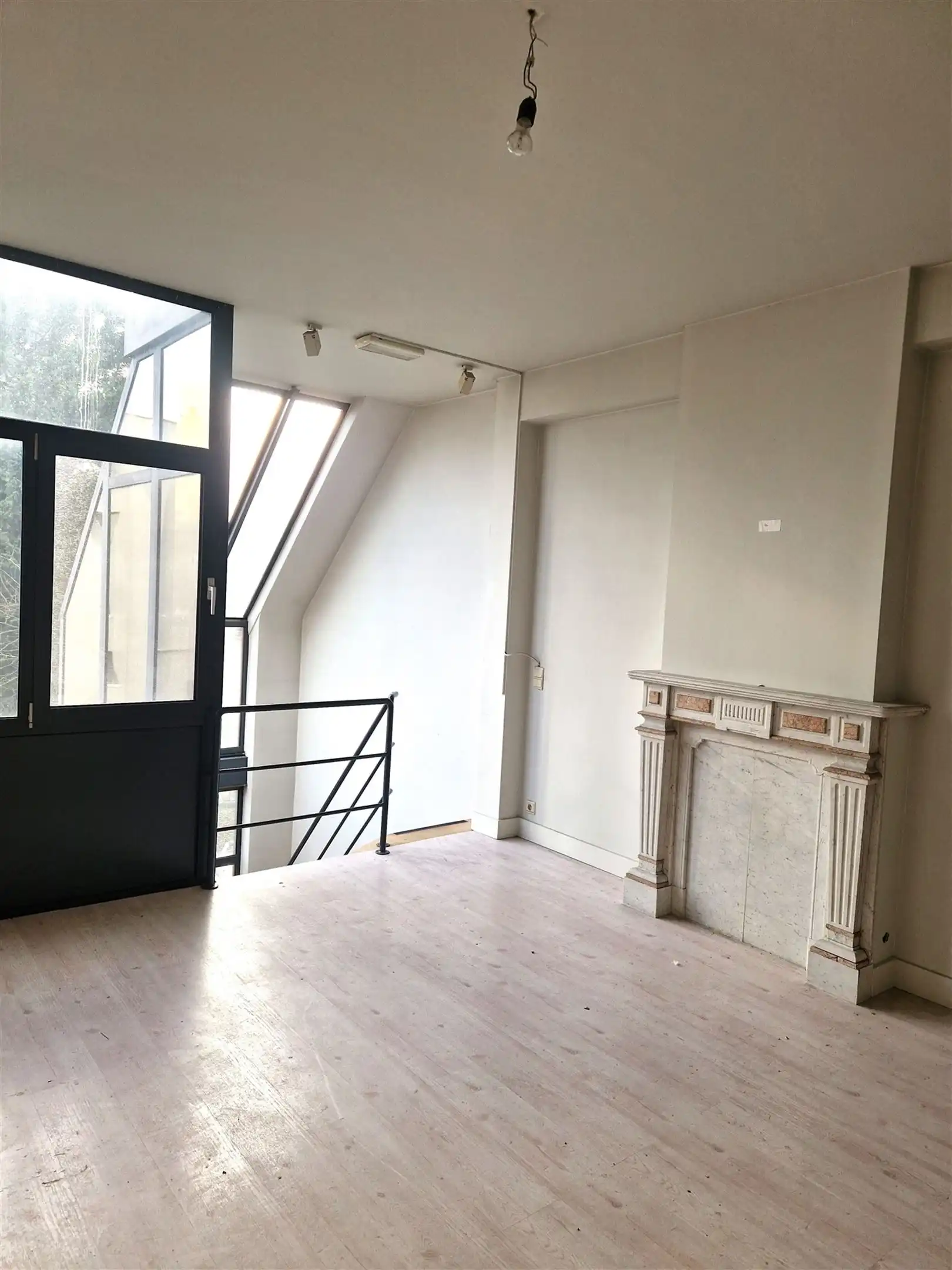 Handelspand met woonst in het centrum van Mortse!l foto 5