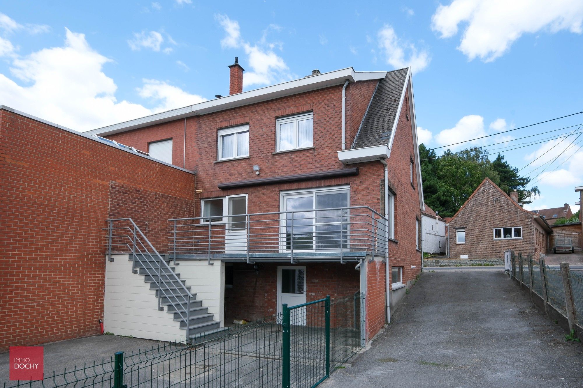 Volledig vernieuwde woning op goede ligging| Buyckstraat foto {{pictureIndex}}