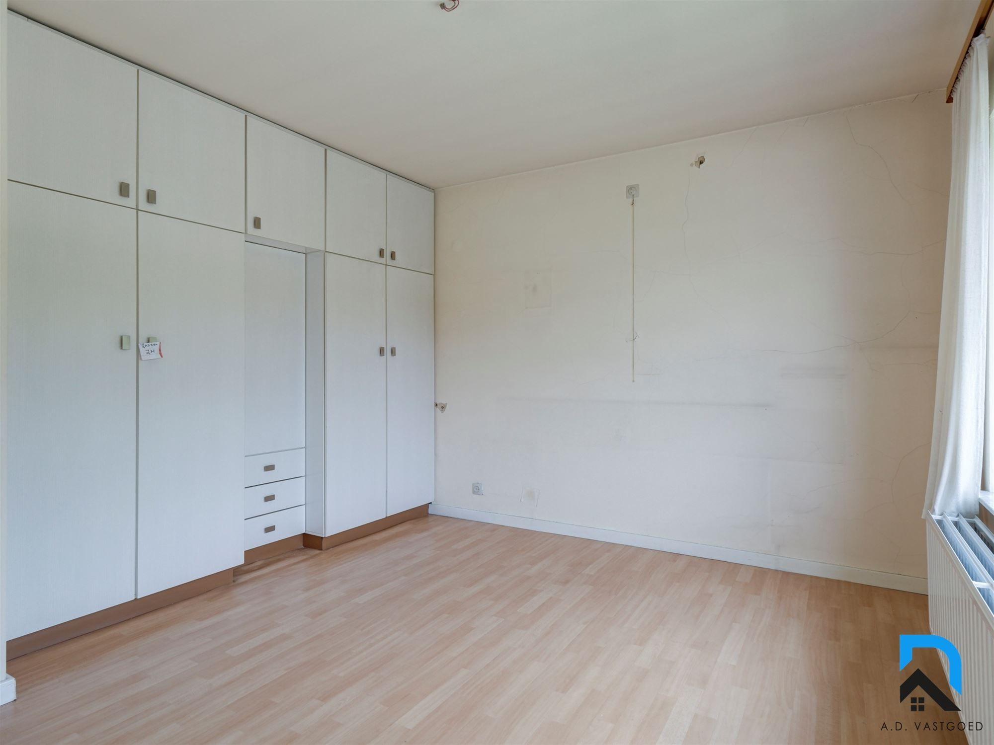 Halfopen bebouwing met tuin op toplocatie foto 17