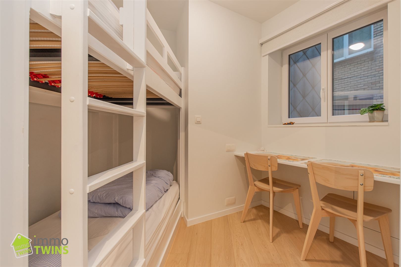 Prachtig gerenoveerd appartement met 2 slaapkamers in hartje Oostende! foto 7