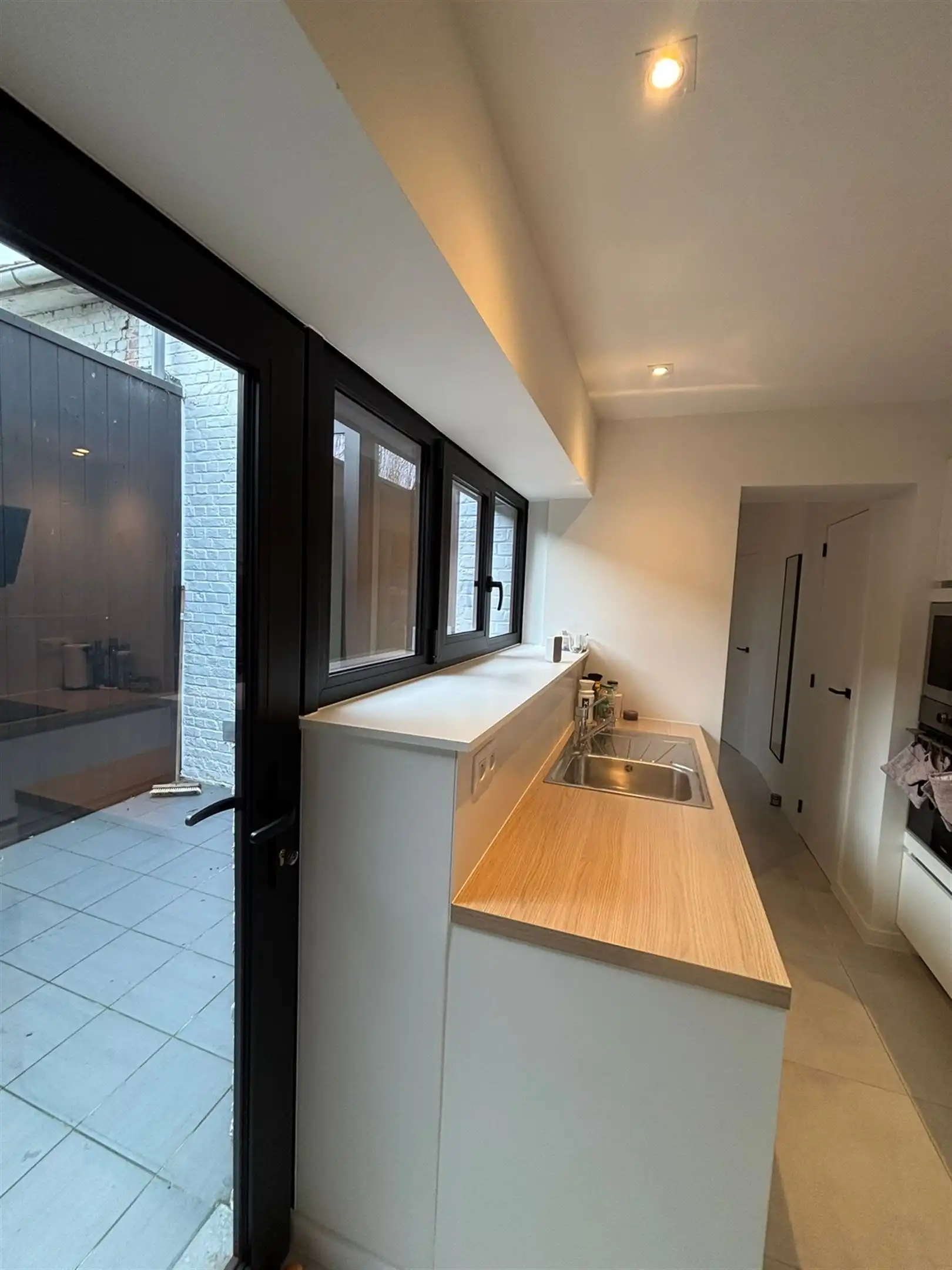 Charmant woonhuis in het centrum van Poperinge foto 12