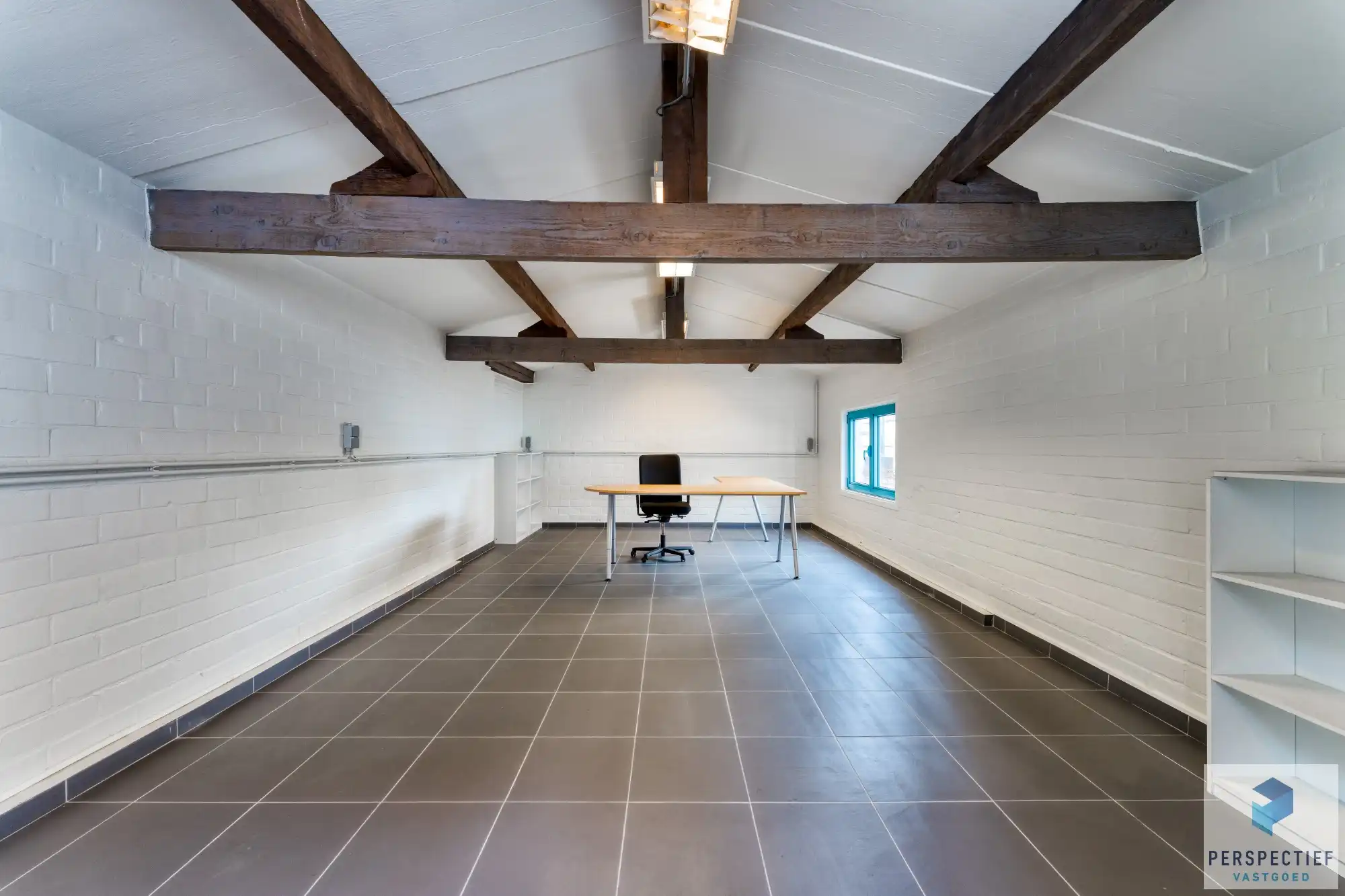 Veelzijdig handelshuis/kantoorgebouw foto 20