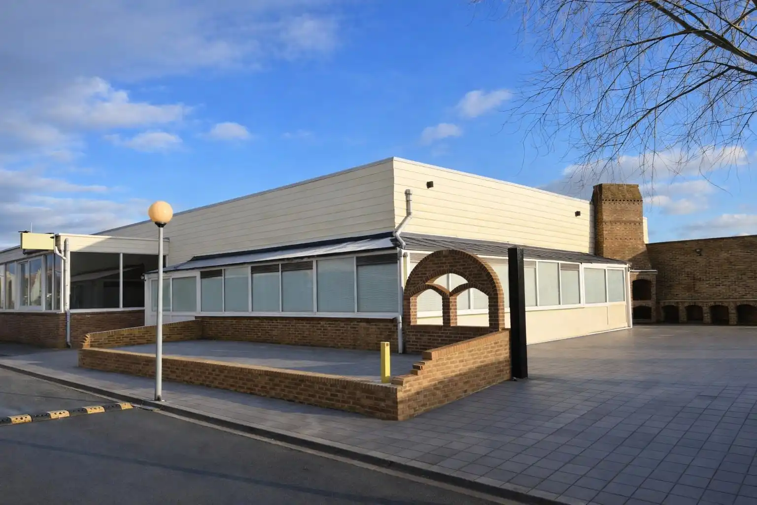 Unieke opportuniteit: horecazaak met 3 padelterreinen, terrassen en tuin te huur! foto 6