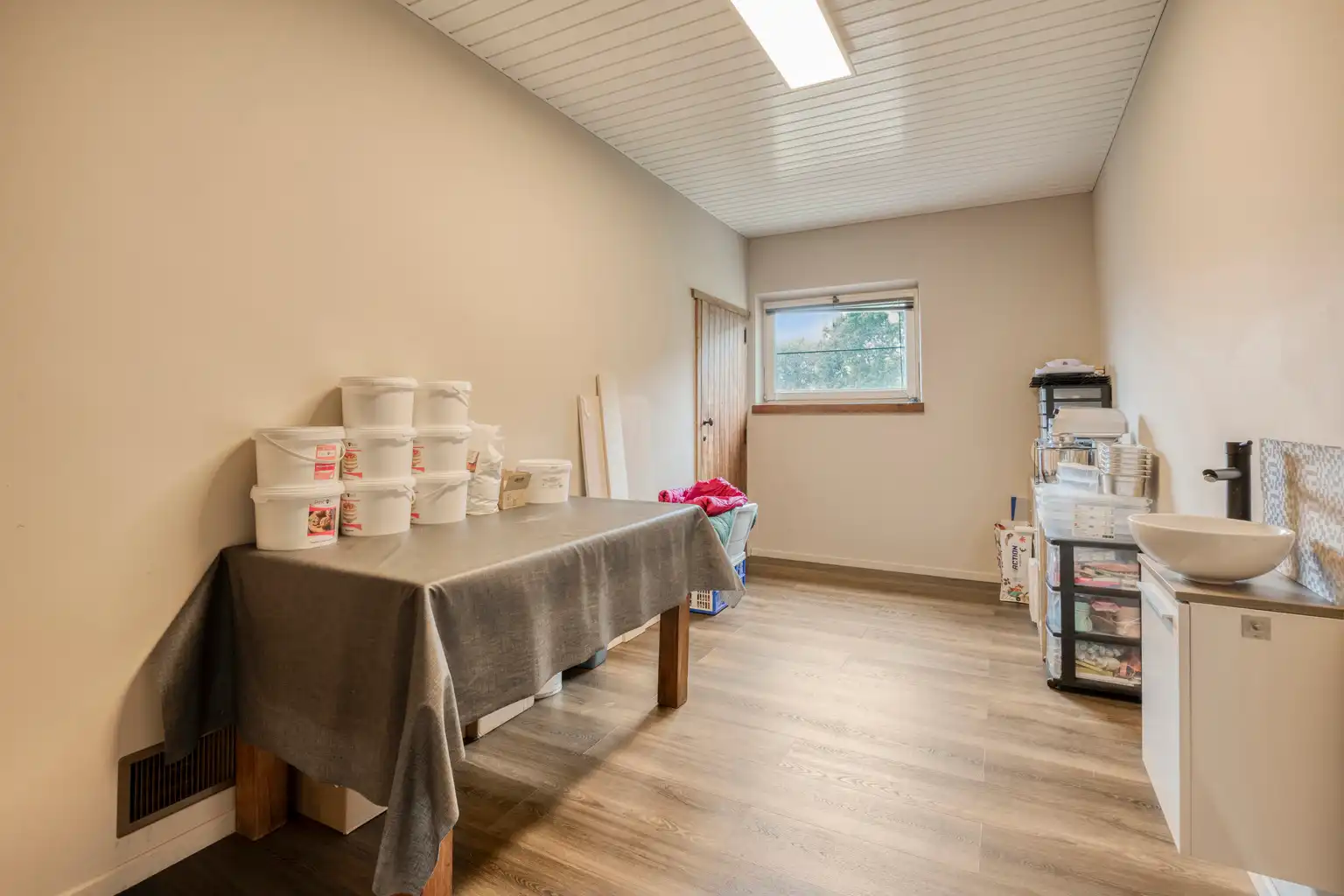 Ruime laagbouwwoning op 1806m² met omheinde tuin foto 20