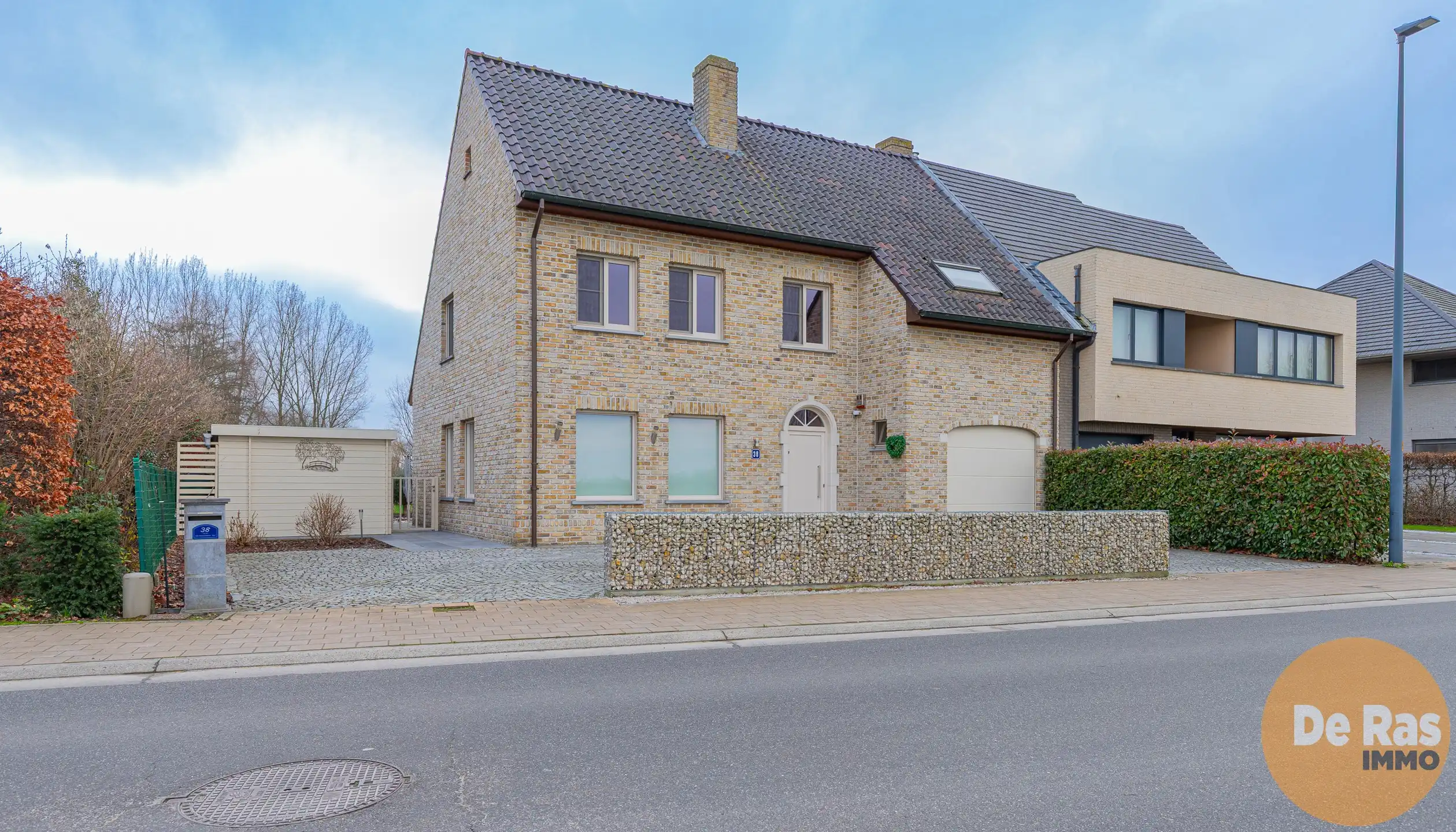 MASSEMEN - Woning met 3 kamers en tuin met prachtig zicht foto {{pictureIndex}}