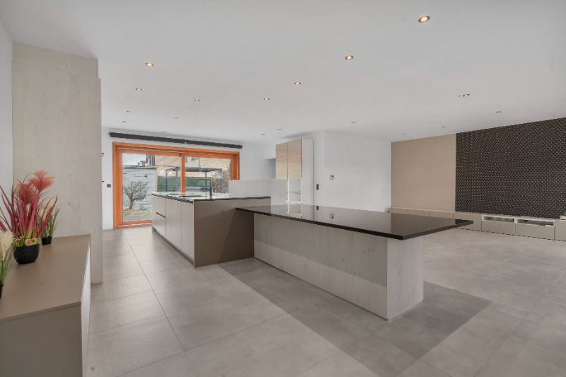 Recente ruime mooie Woning 3 slaapkamers foto 4
