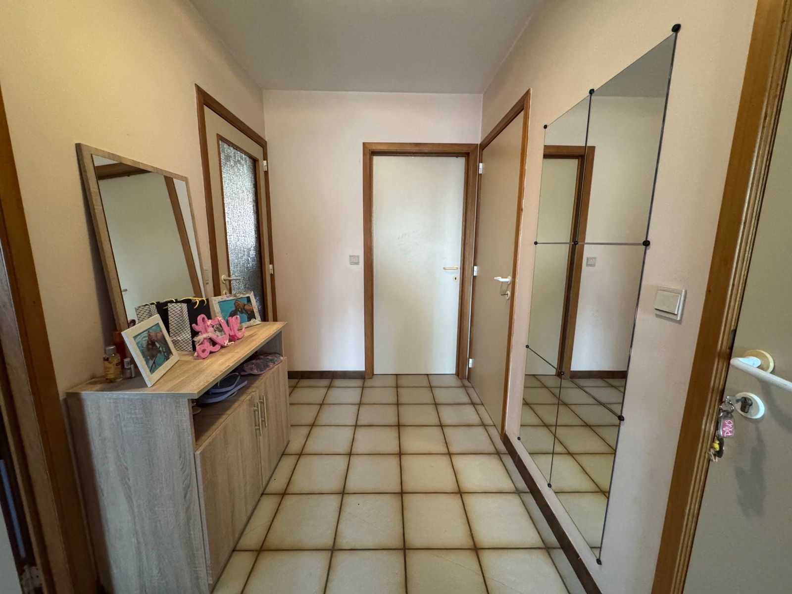 Gunstig gelegen appartement met 2 slaapkamers en staanplaats foto 2