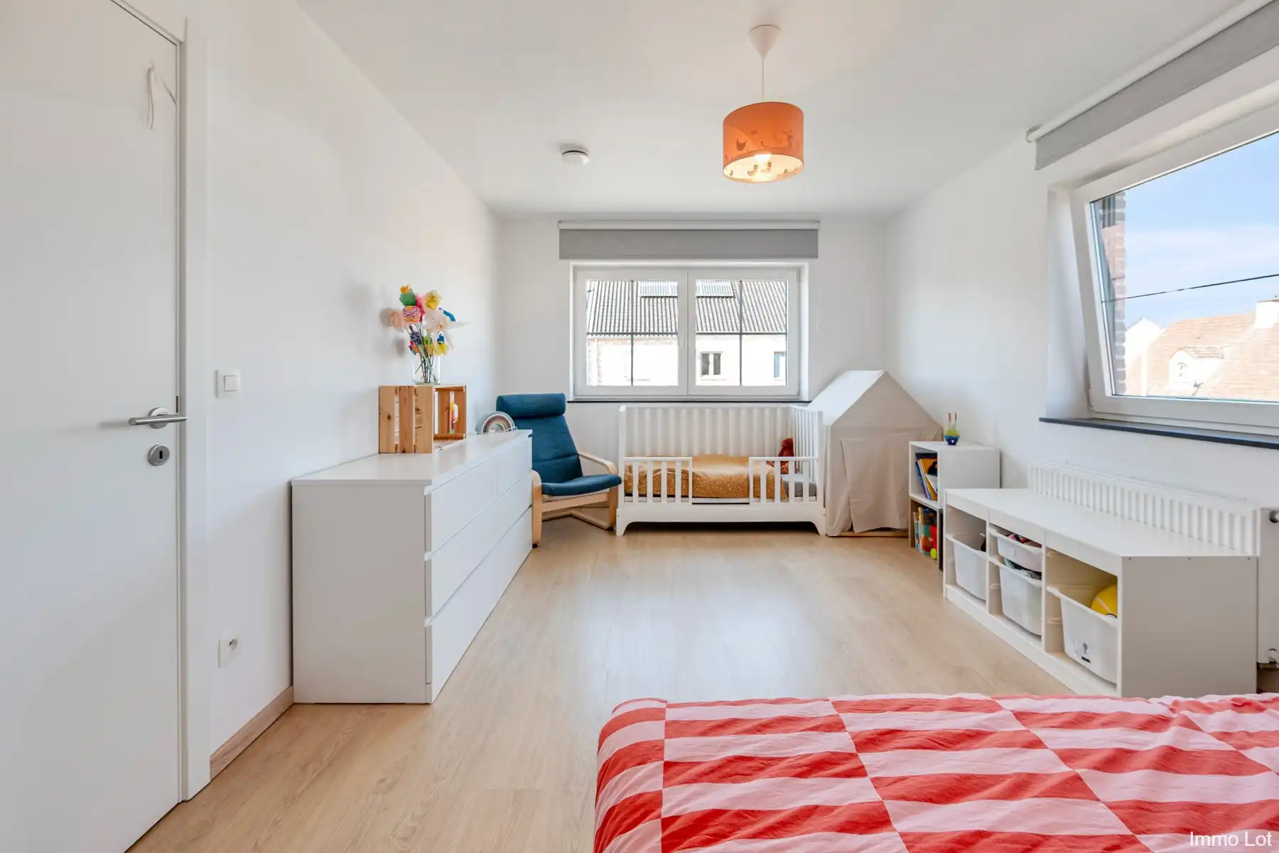 Recente woning in een rustige wijk te Berlare. foto 6