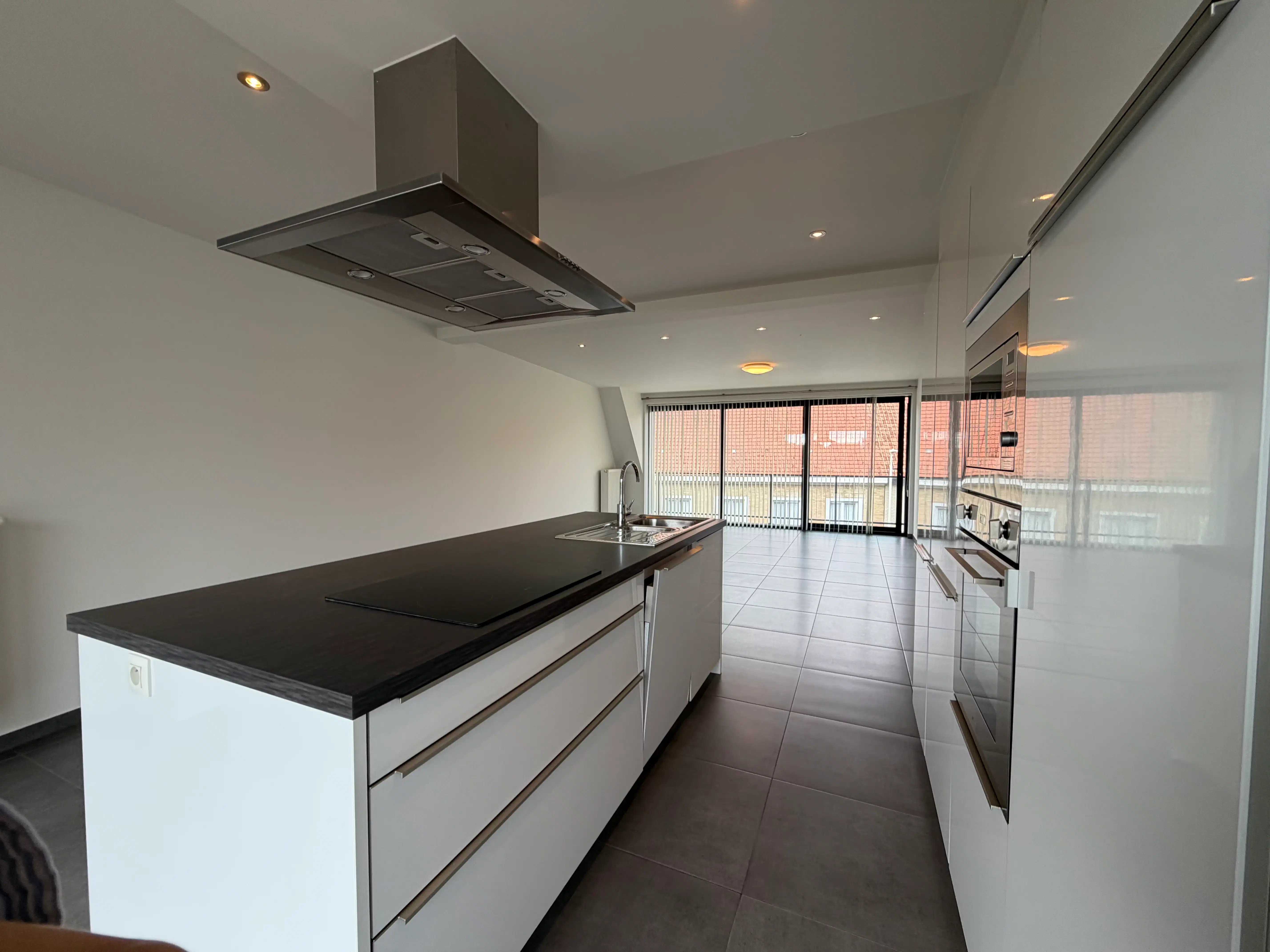 Instapklaar appartement met 2 slaapkamers en terras foto 5