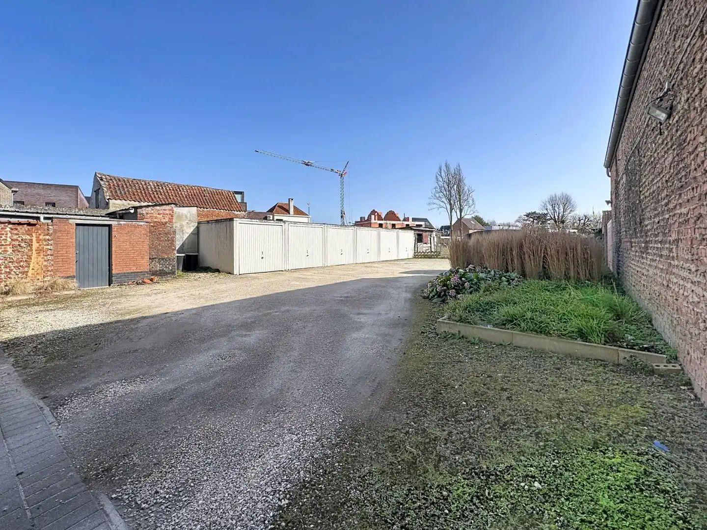 Handelspand/praktijkruimte gelegen in de dorpskern van Merendree foto 10