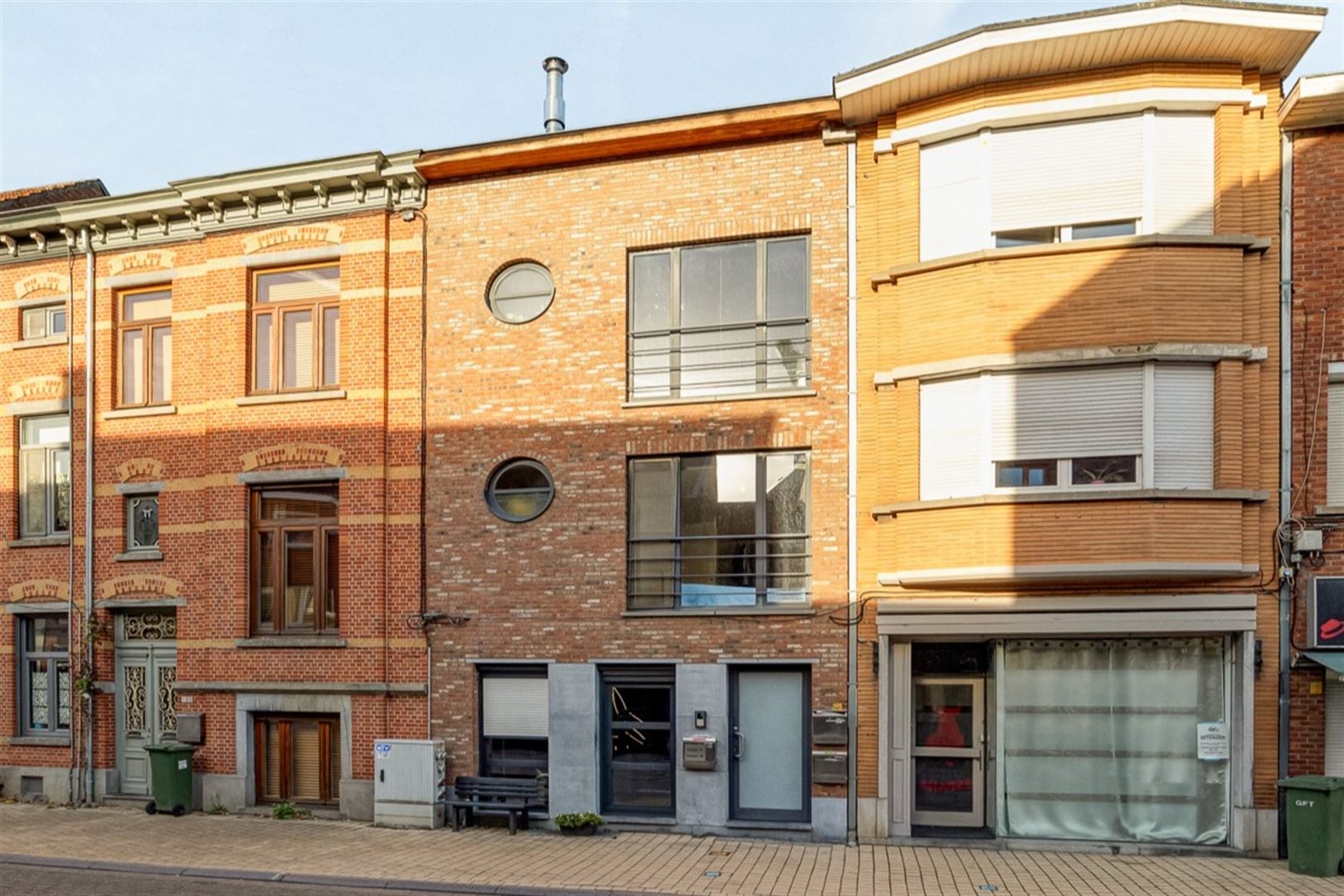 Appartement op de 1ste verdieping met terras! foto {{pictureIndex}}