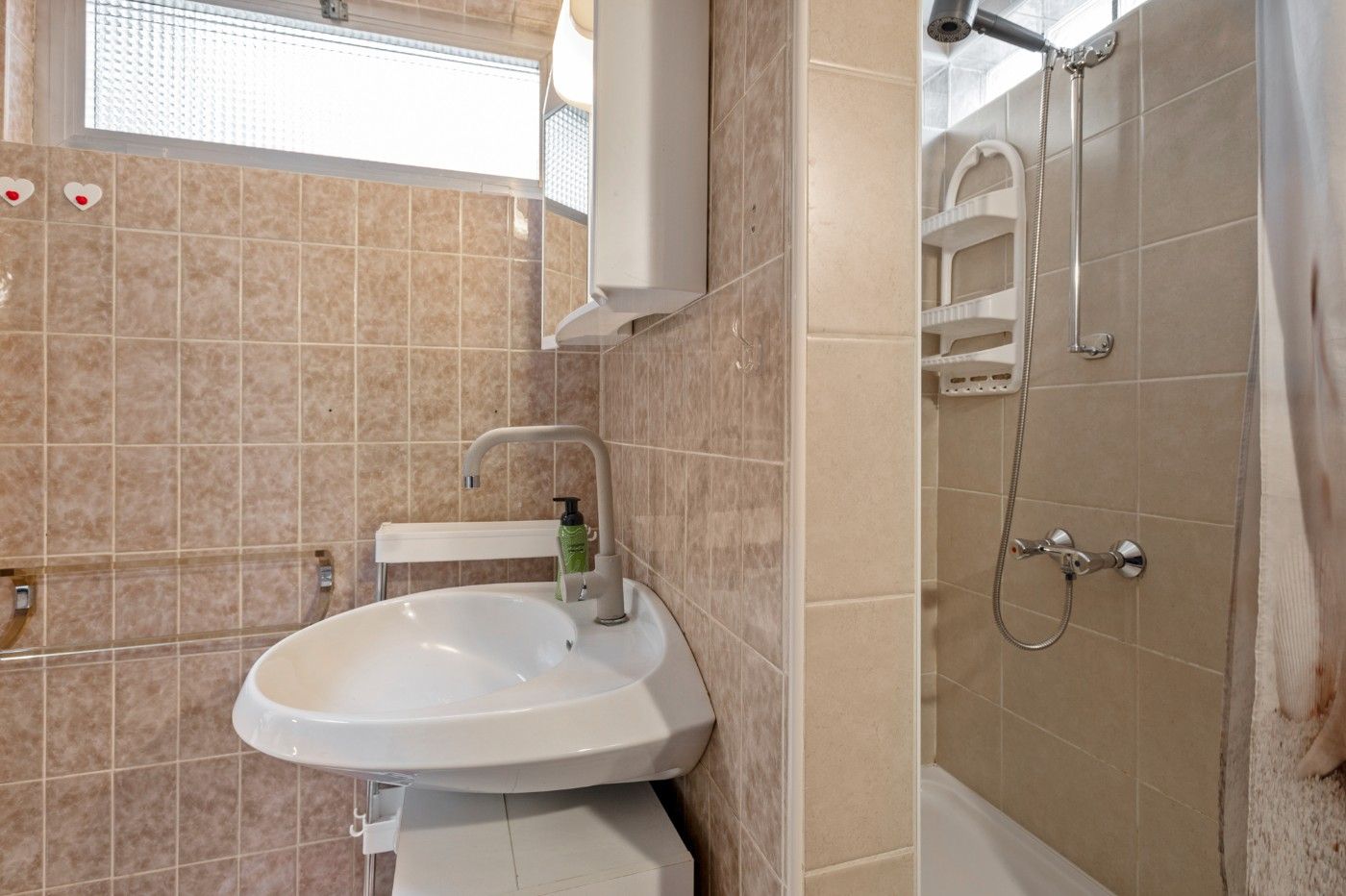 Knusse, centraal gelegen woning met 2 slpk. en garage foto 12