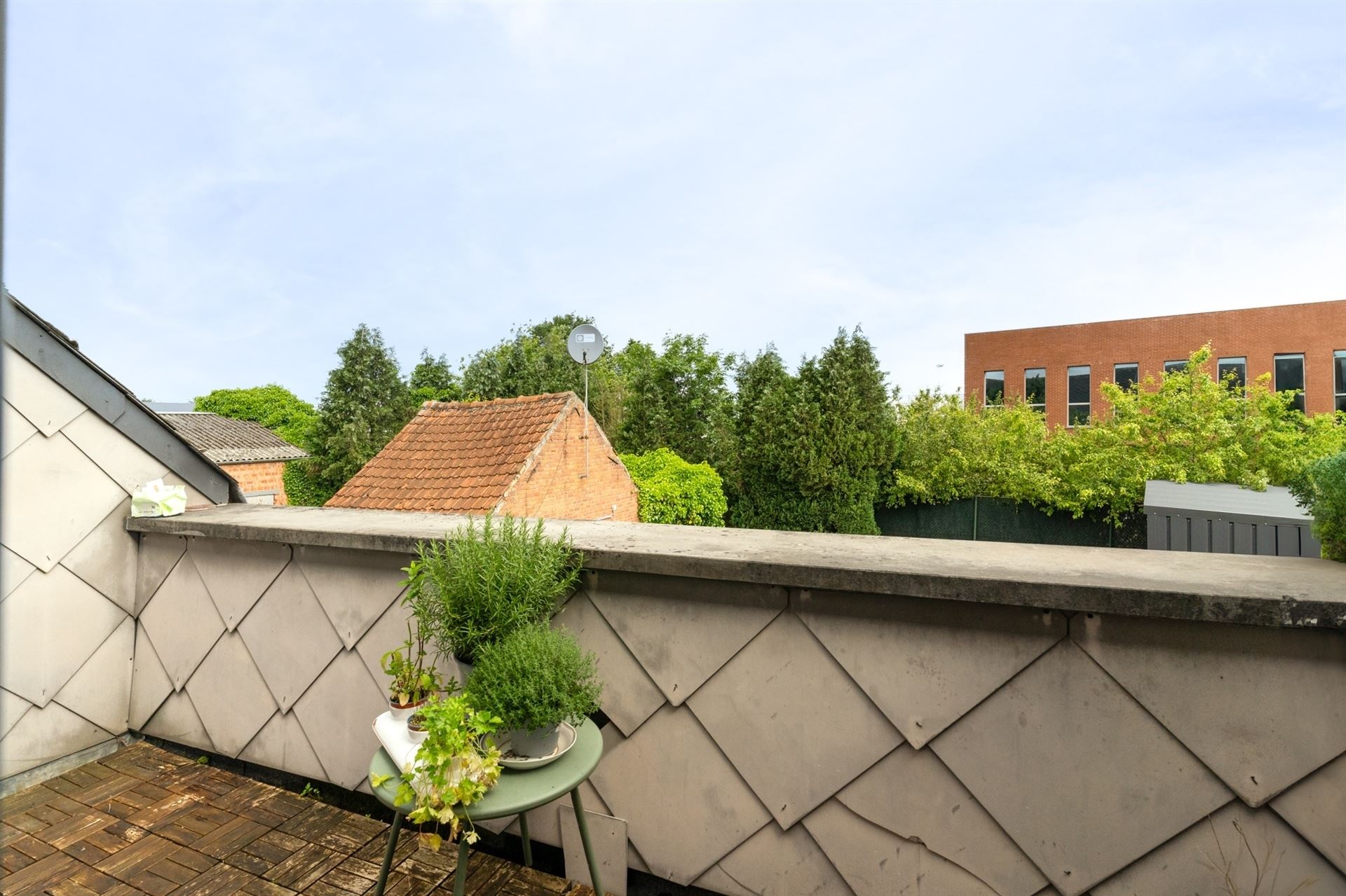 Meergezinswoning bestaande uit 2 app, tuin en dubbele carport foto 31