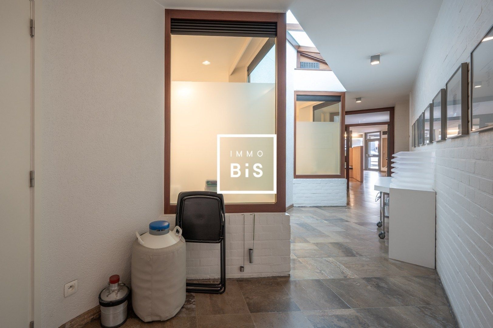 Centraal gelegen instapklaar handelspand op topligging in de Dumortierlaan foto 10