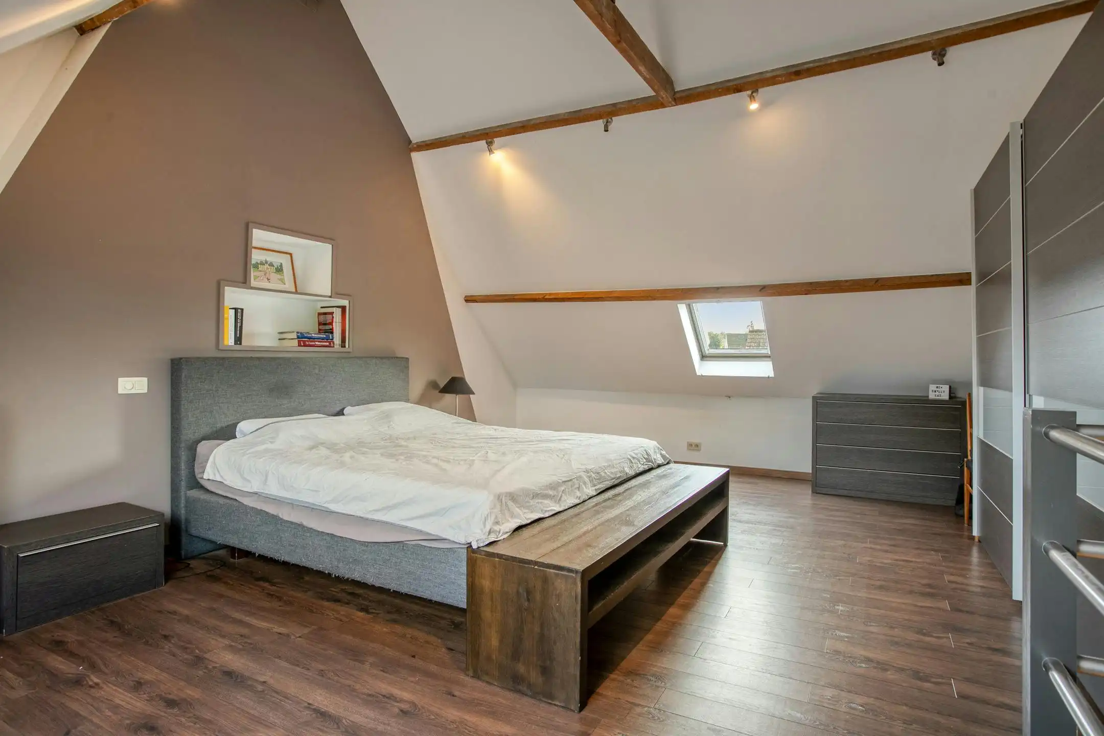 Instapklare woning met drie slaapkamers  te koop in Heule! foto 11
