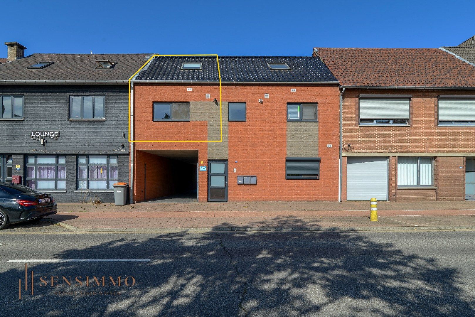 Ruim duplex met 2 slaapkamers, ruim terras en autostaanplaats  foto {{pictureIndex}}