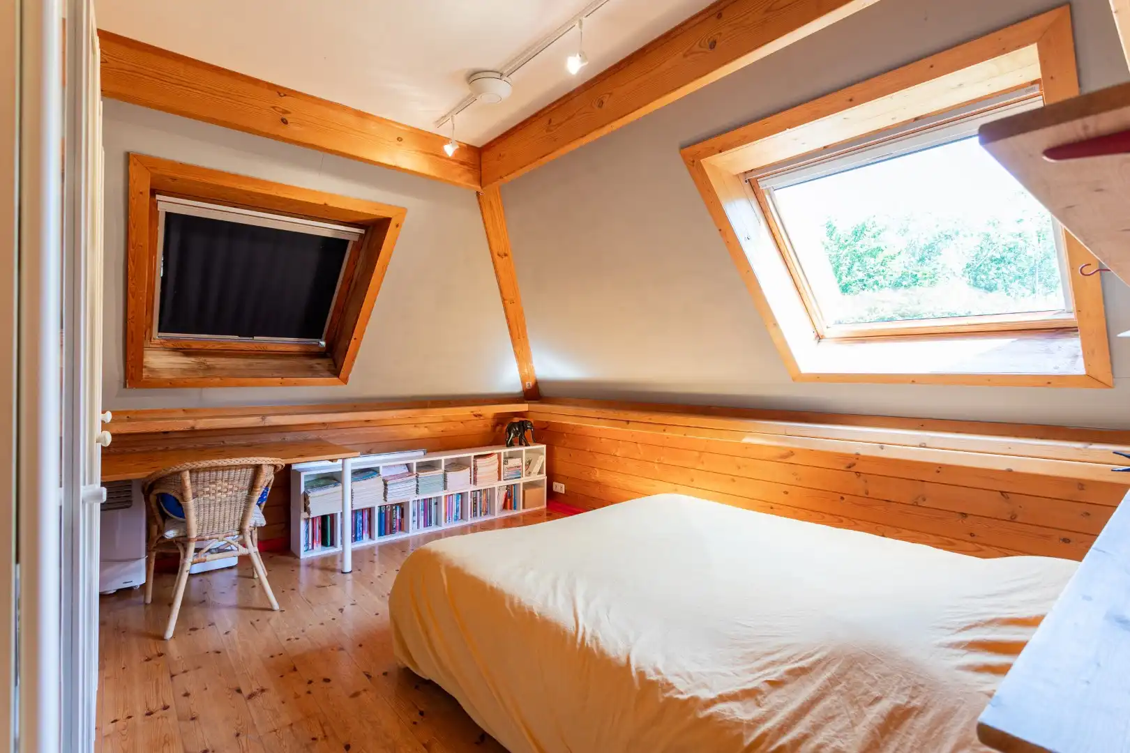 Ruime woning gelegen in een groene omgeving foto 24